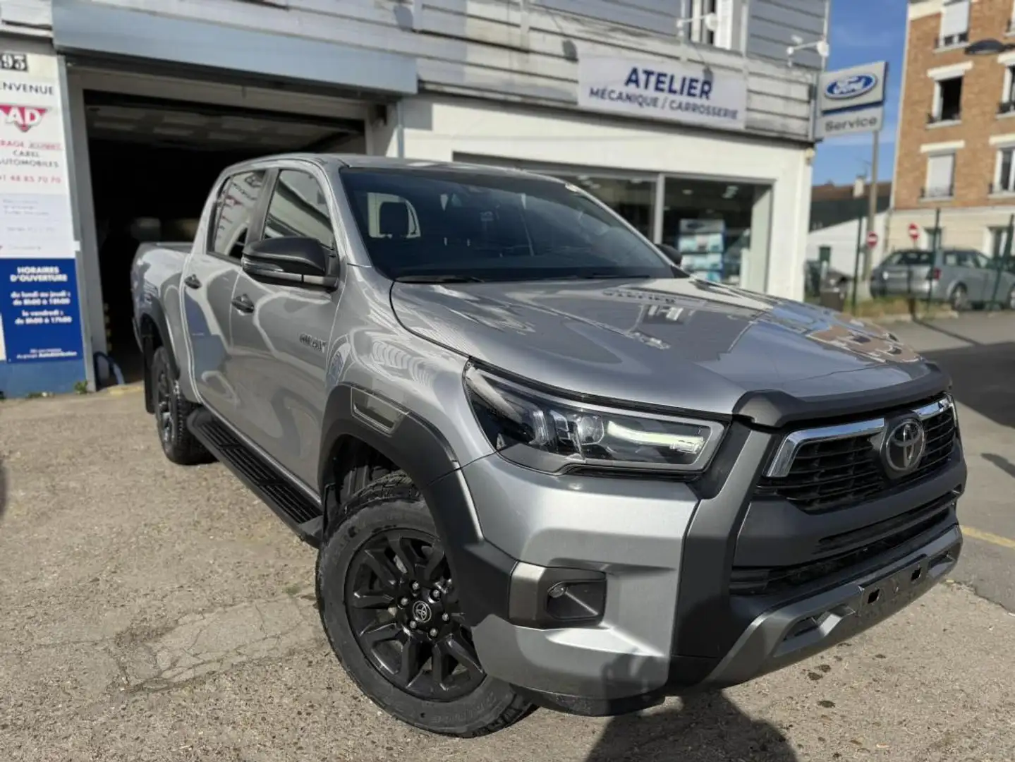 Toyota Hilux IV 4WD 2.8 D-4D 204 DOUBLE CABINE INVINCIBLE Gris - 1