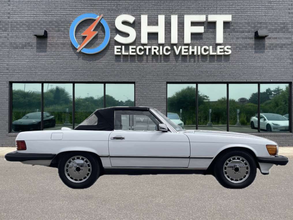 White 1987 Mercedes-Benz SL-Class Convertible Rear-Wheel Drive 
