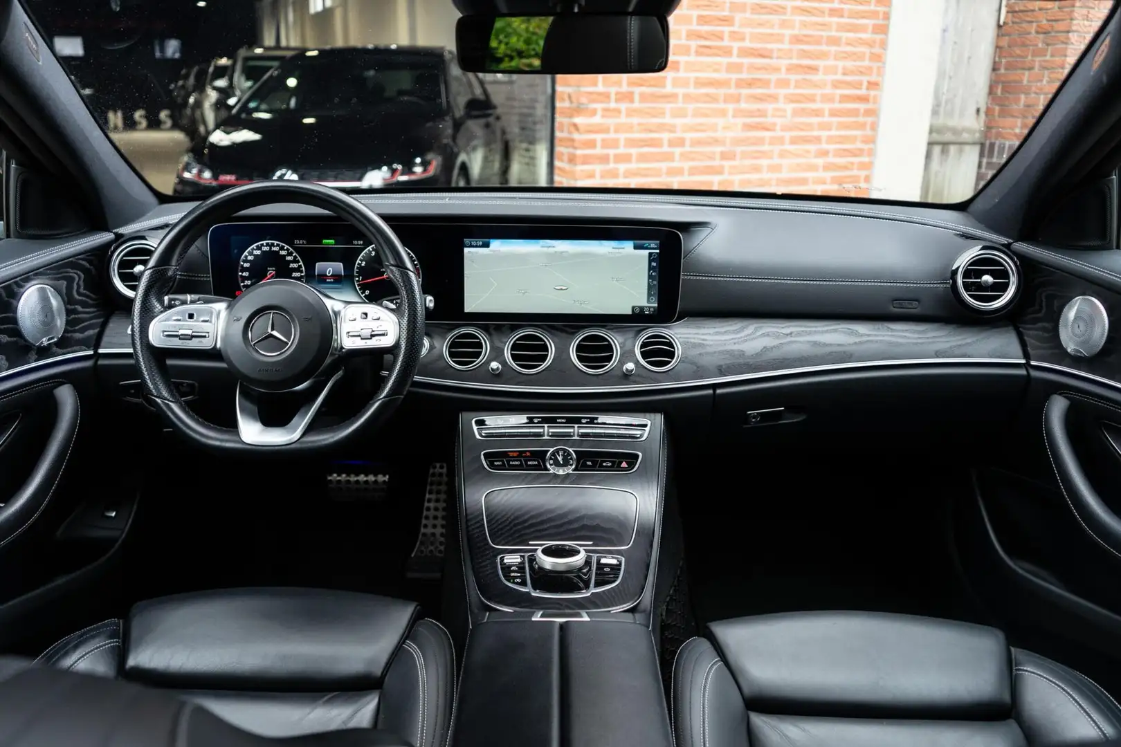 Mercedes-Benz E 350 AMG Pano / Burmester / Camera Zwart - 2