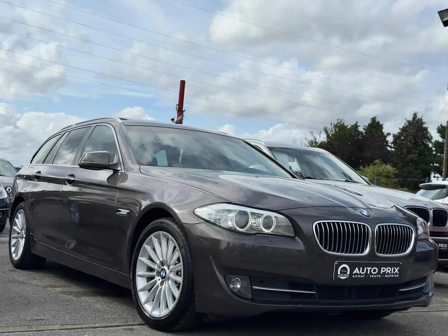 BMW 520 dA Touring Navi Xénon Cuir Pano 1Er Main Carnet Bruin - 2