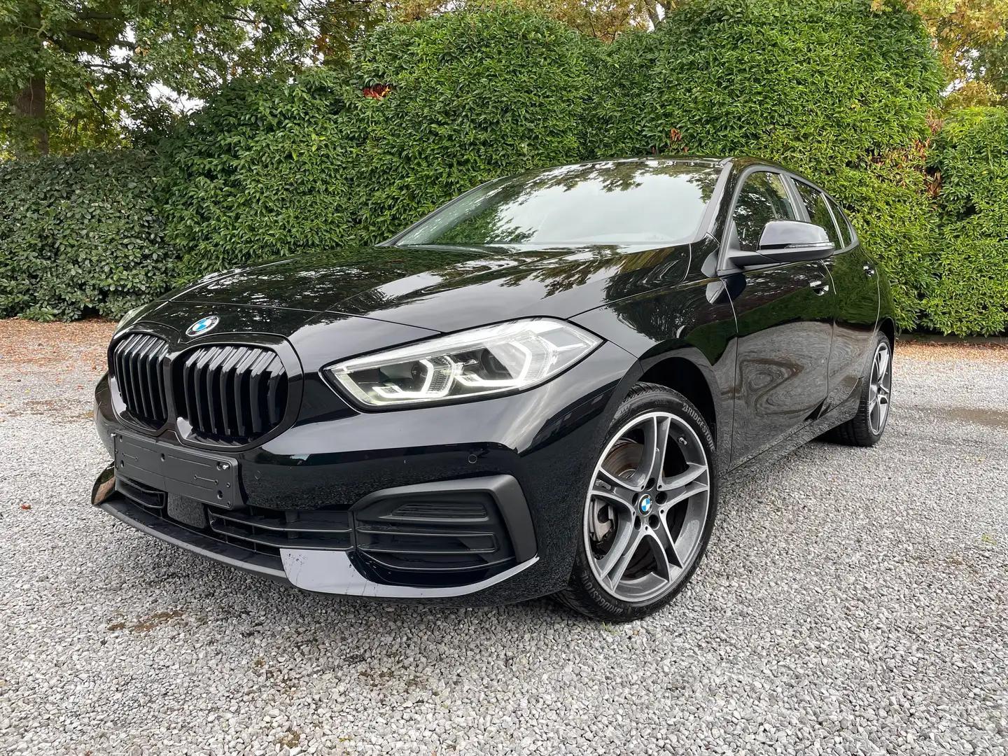 BMW 118 ⚡Benz./ Auto/PDC/Carplay/Xenon-led/CC/ 1JGar.⚡ Noir - 1
