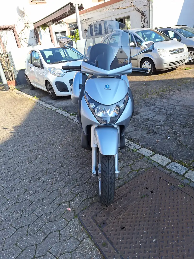 Piaggio Beverly 250 Silver - 2