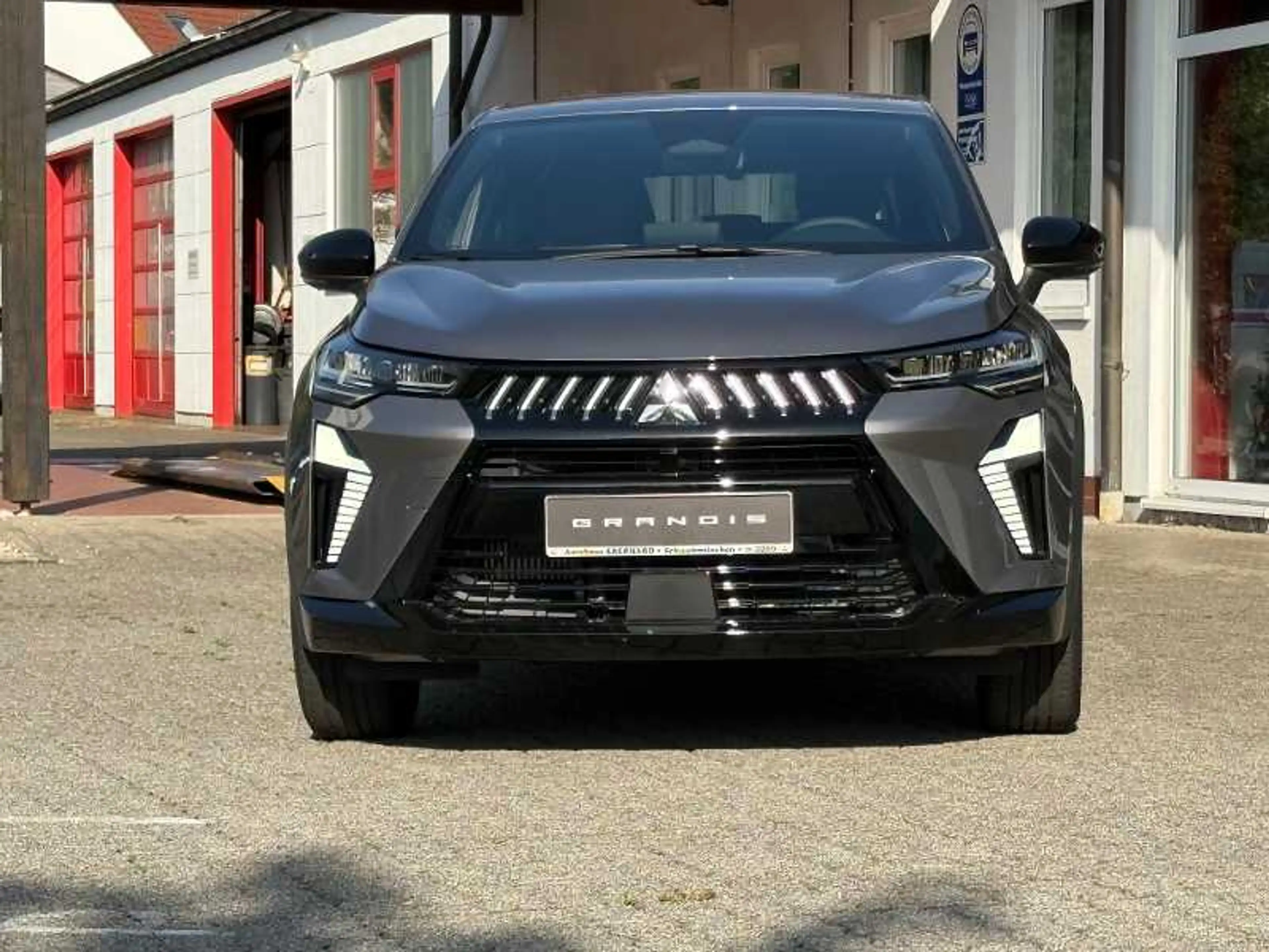 Mitsubishi Grandis Diamant PLUS 1.3 T-Benziner 7-DCT