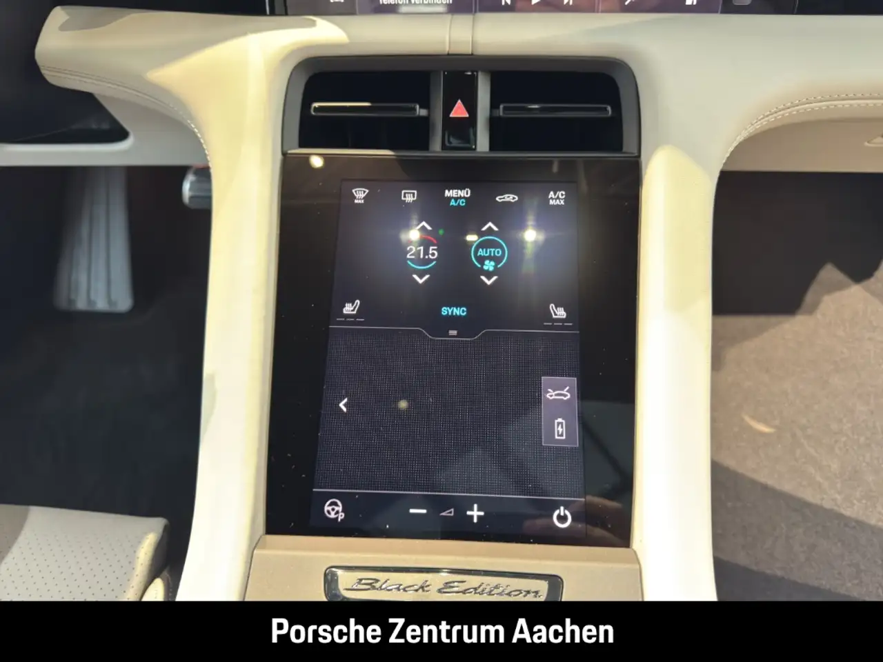 Porsche Taycan Sport Turismo Black Edition 16