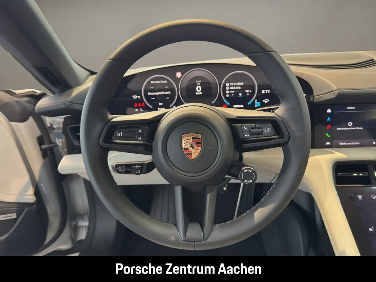Porsche Taycan Sport Turismo Black Edition 6