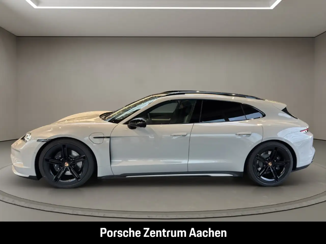 Porsche Taycan Sport Turismo Black Edition 2