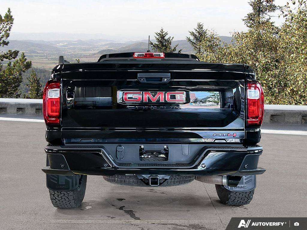 2024 GMC Canyon AT4 — снимка 1