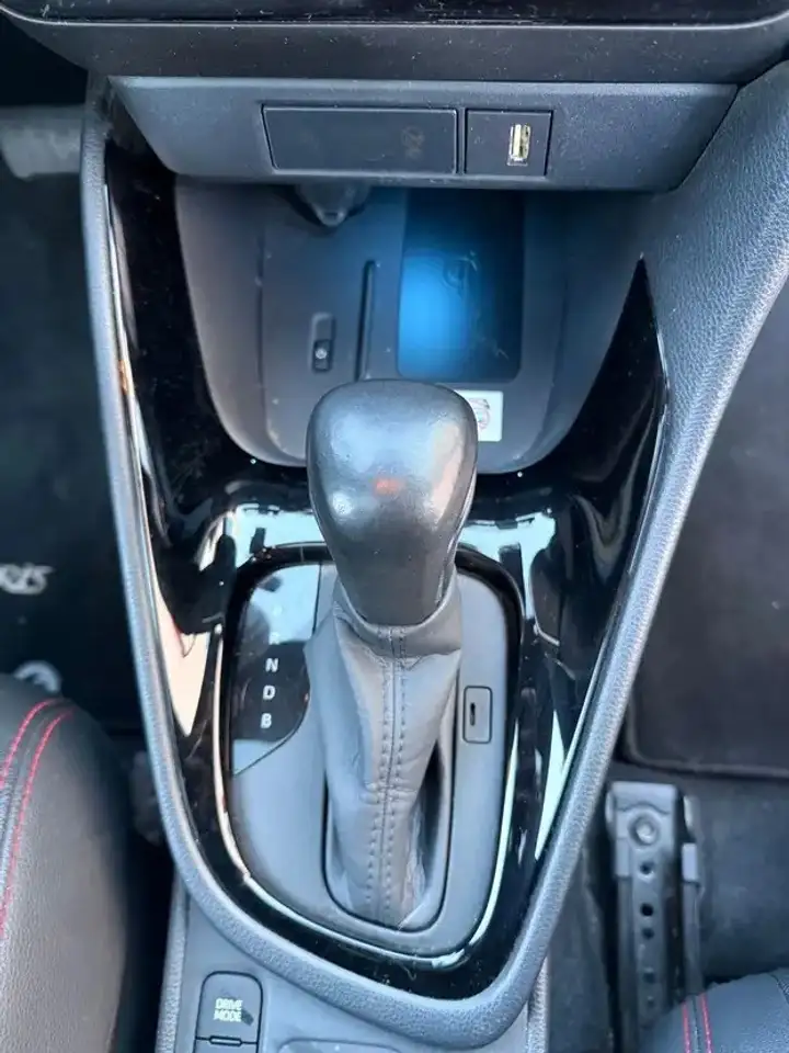 Toyota Yaris Yaris — photo 14