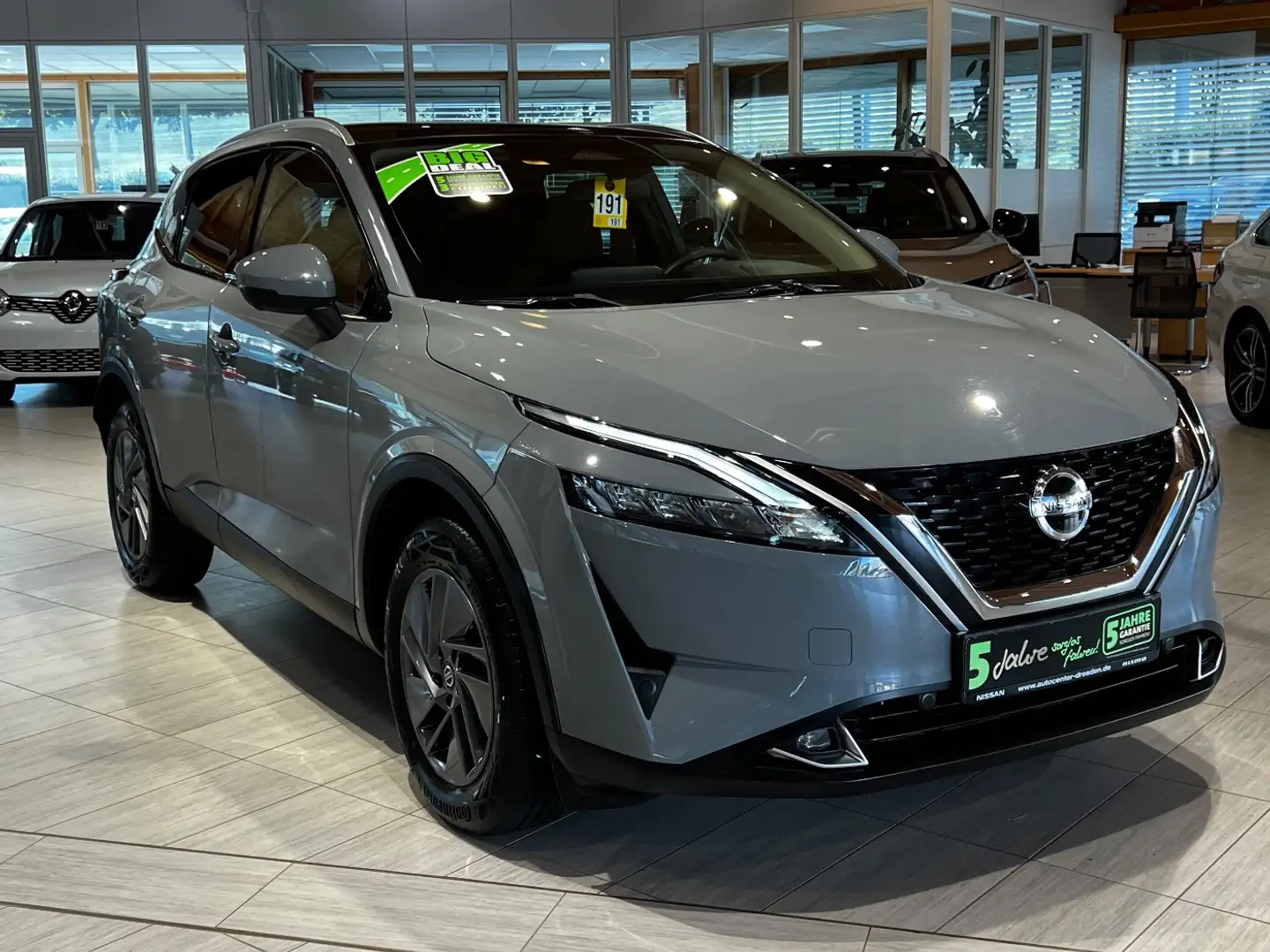 Nissan Qashqai 1.3 DIG-T MHEV N-Connecta ACC+LED+Navi Grijs - 2