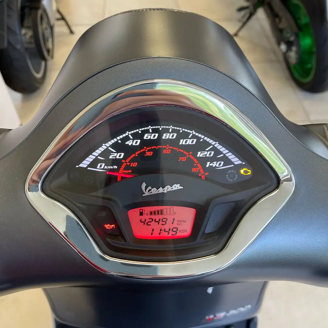 Vespa GTS Super 300 - 2