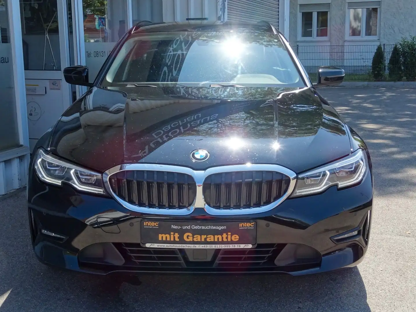 BMW 320 d Touring xDrive Aut Advantage Navi Laser ACC Schwarz - 2