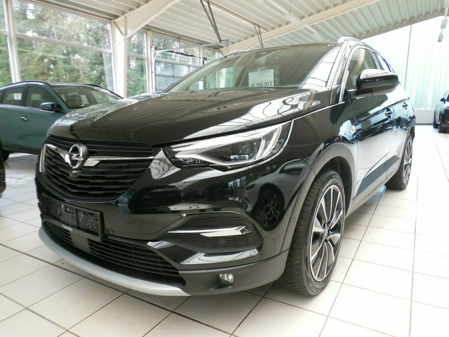 Opel Grandland X 1.6 Ultimate Plug-in-Hybrid 4 Automatik Schwarz - 2