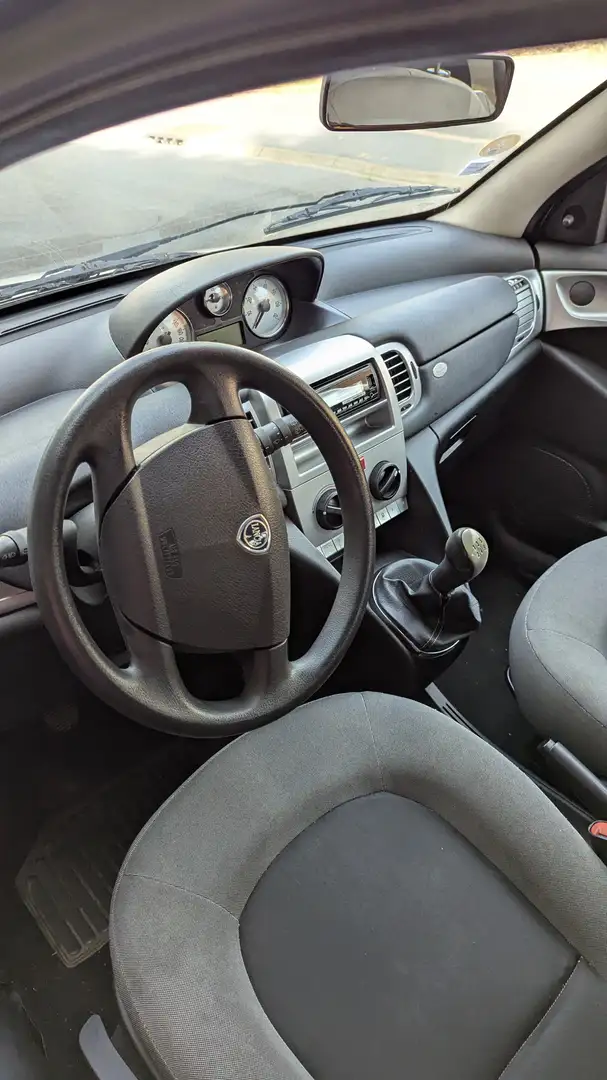 Lancia Ypsilon YPSILON VPC 1.3 MULTIJET 16V 75 ORO Gris - 2