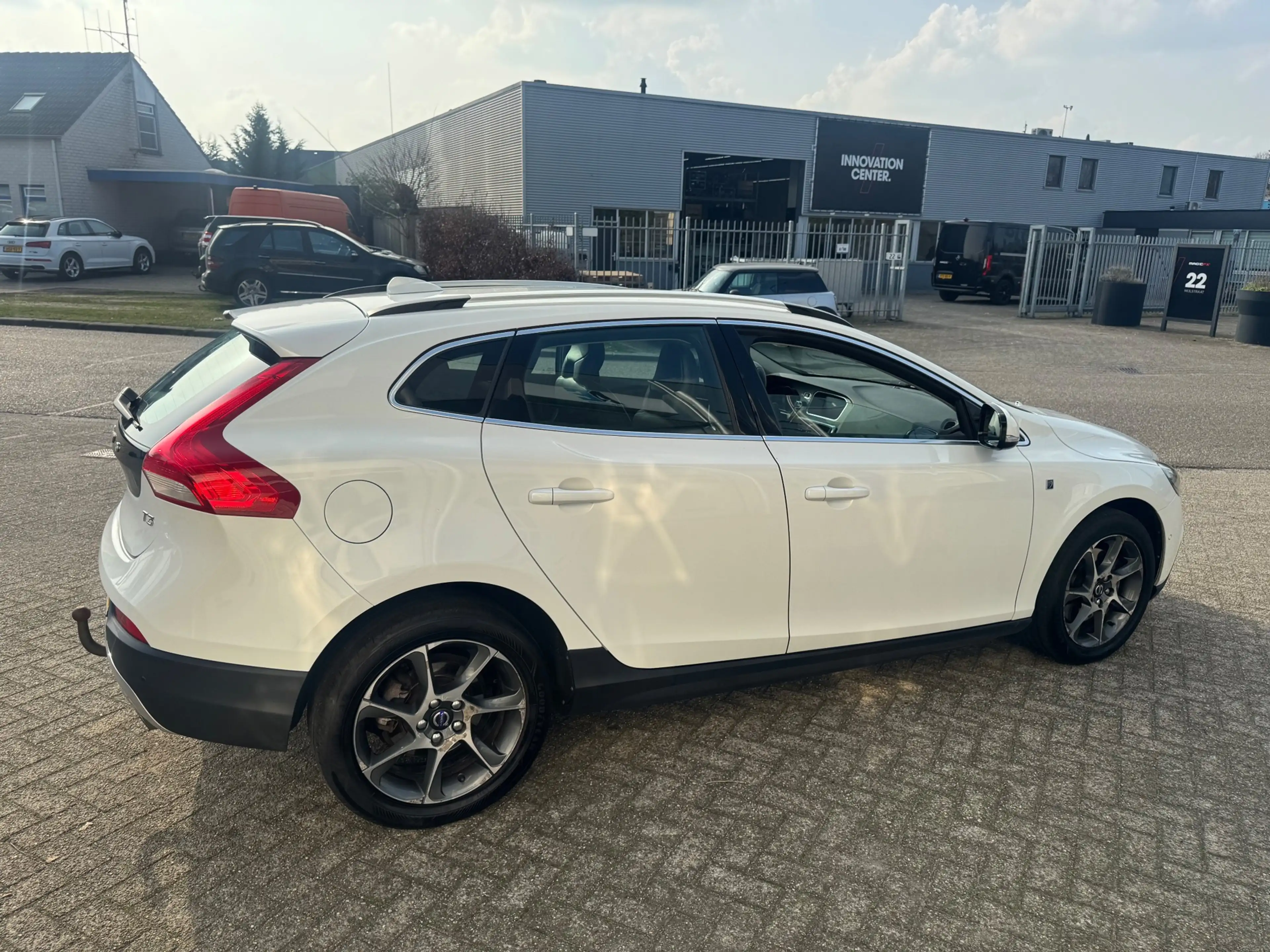 Volvo V40 Cross Country 1.5 T3 Ocean Race Automaat,Leer,Navi — photo 12