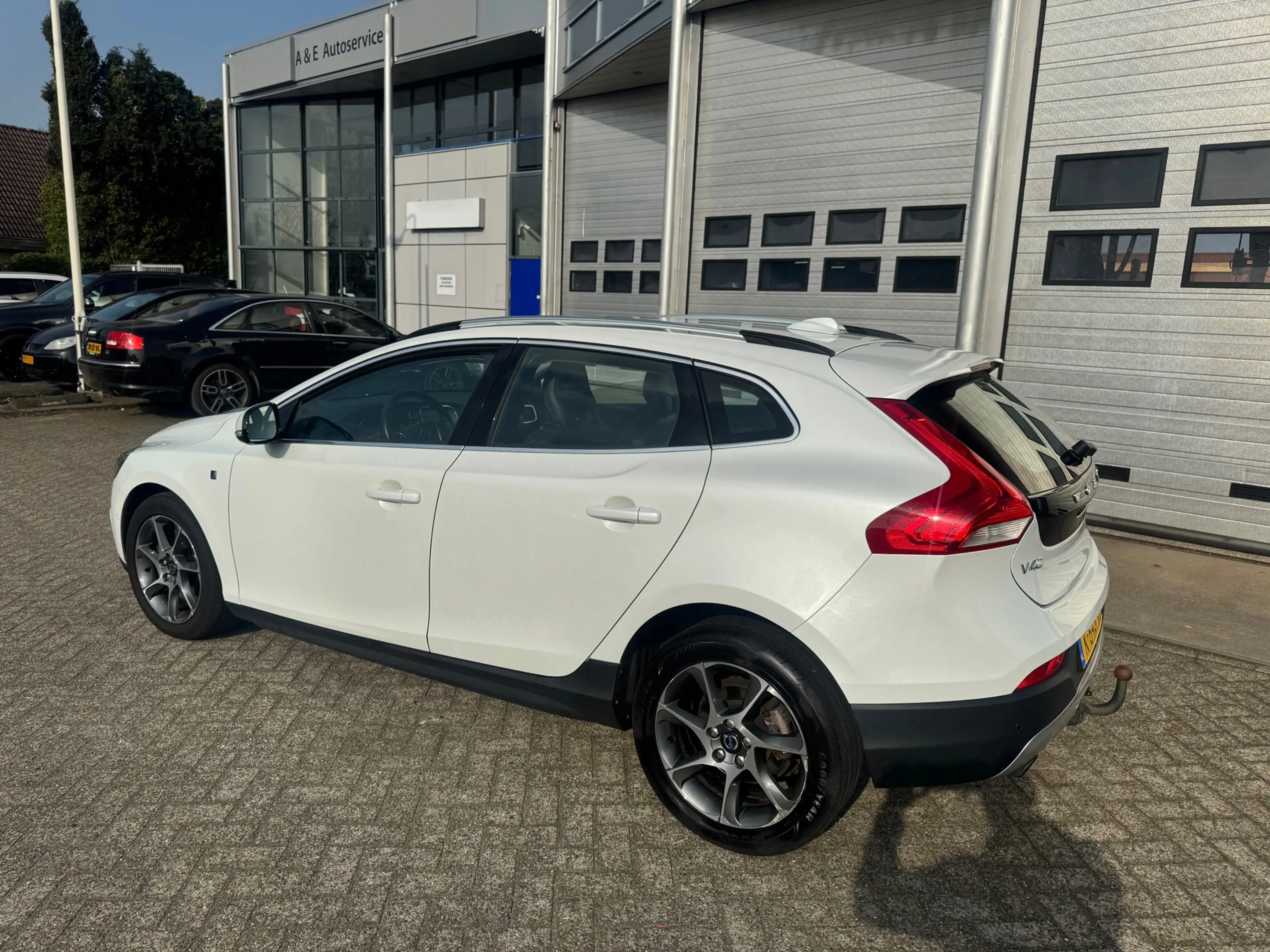Volvo V40 Cross Country 1.5 T3 Ocean Race Automaat,Leer,Navi — photo 9