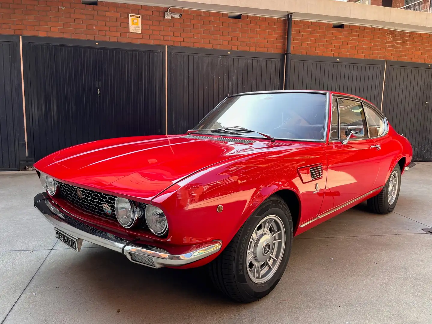 Fiat Dino 2000 coupè targhe originali Rood - 1