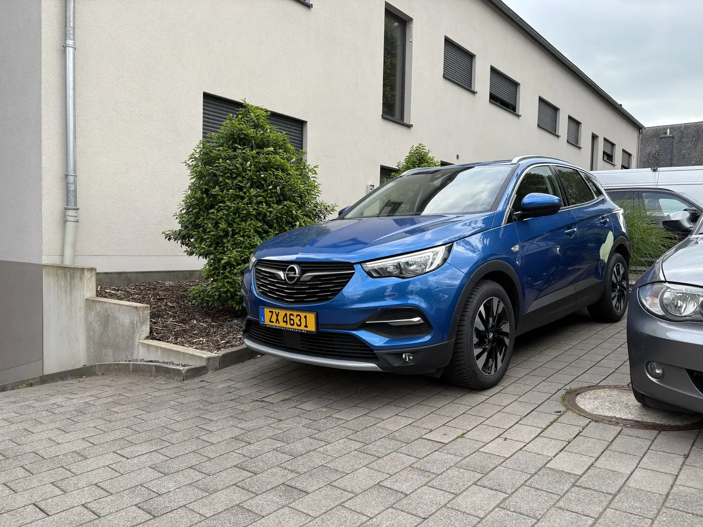 Opel Grandland X 1.2 Start/Stop Turbo Bleu - 1