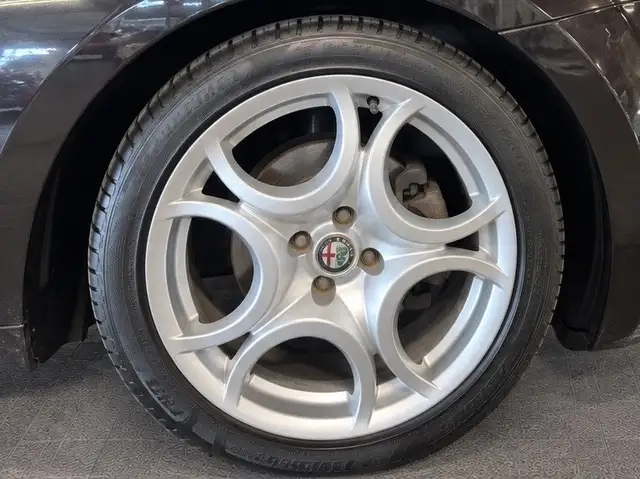 Alfa Romeo Mito view 10