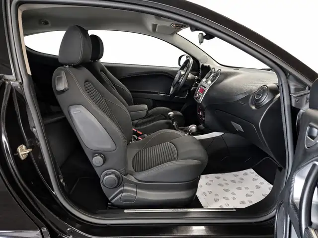 Alfa Romeo Mito view 5