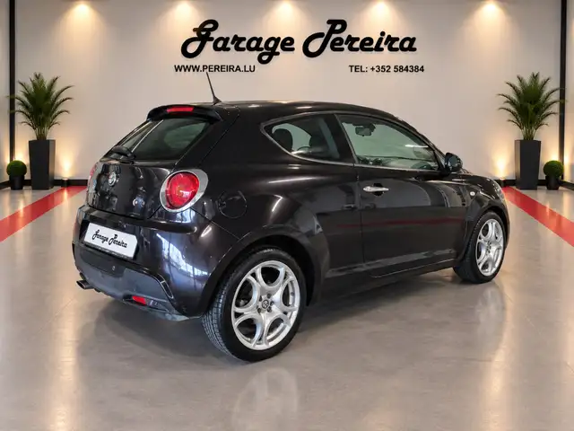 Alfa Romeo Mito view 3