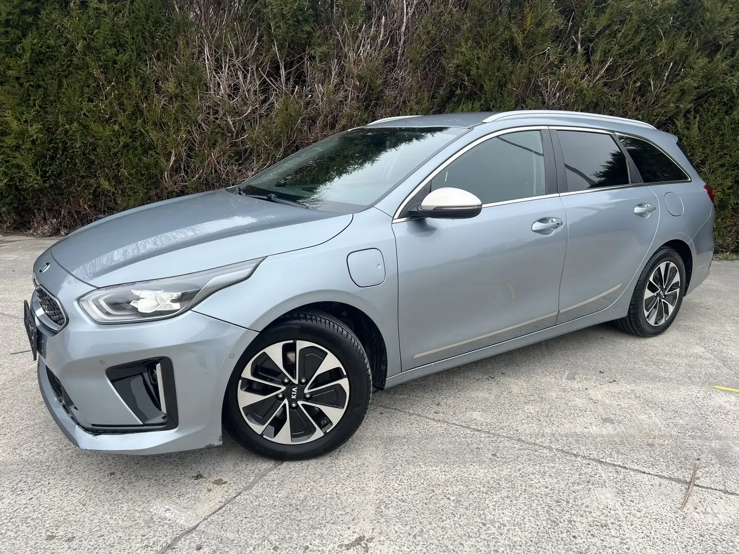 Kia Ceed SW / cee'd SW Phev Plug In Hybride Grau - 1