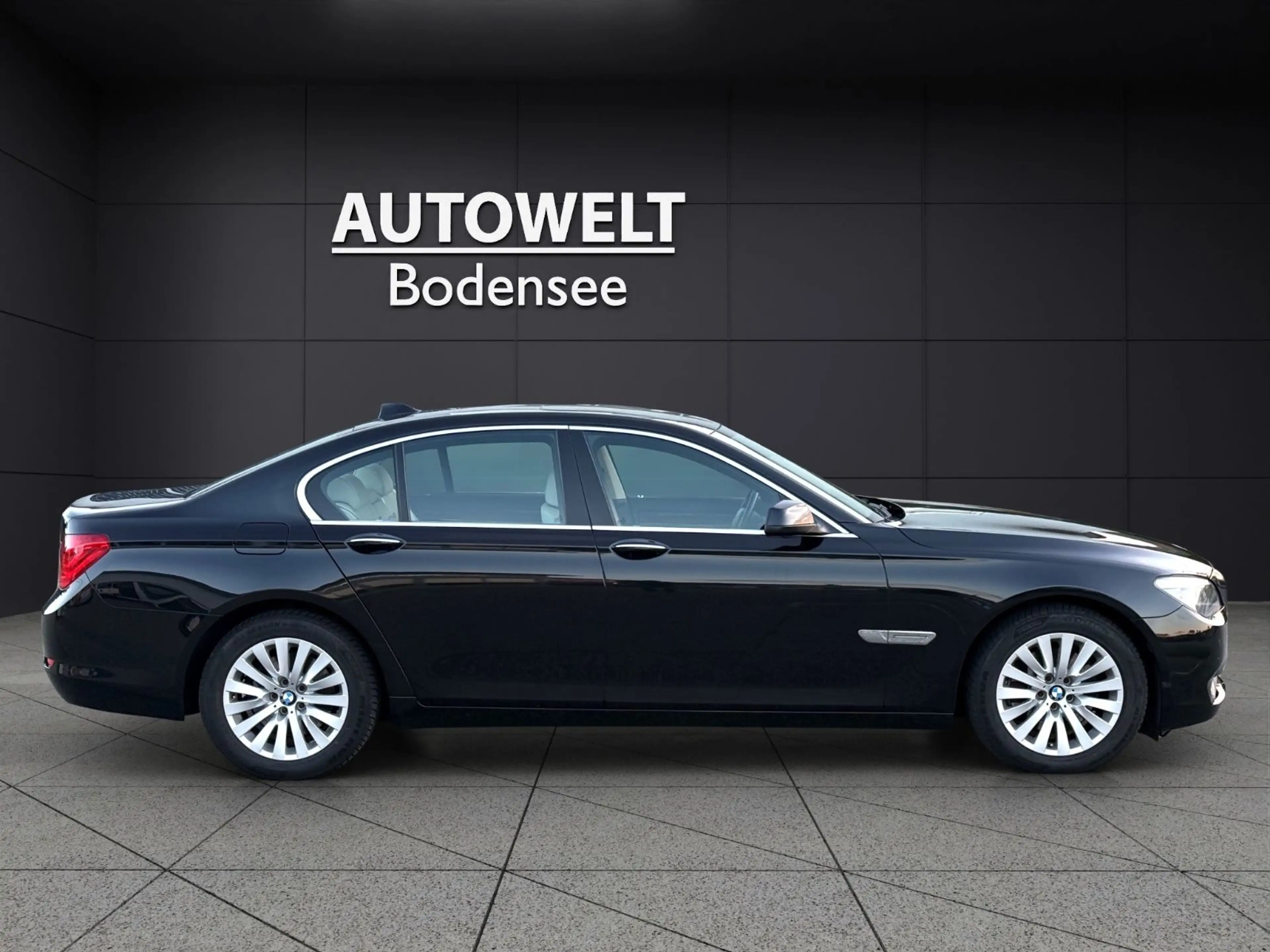BMW 730 d XENON-NAVI-LEDER-MEMORY-HEAD-HIFI-ASSIST — photo 4