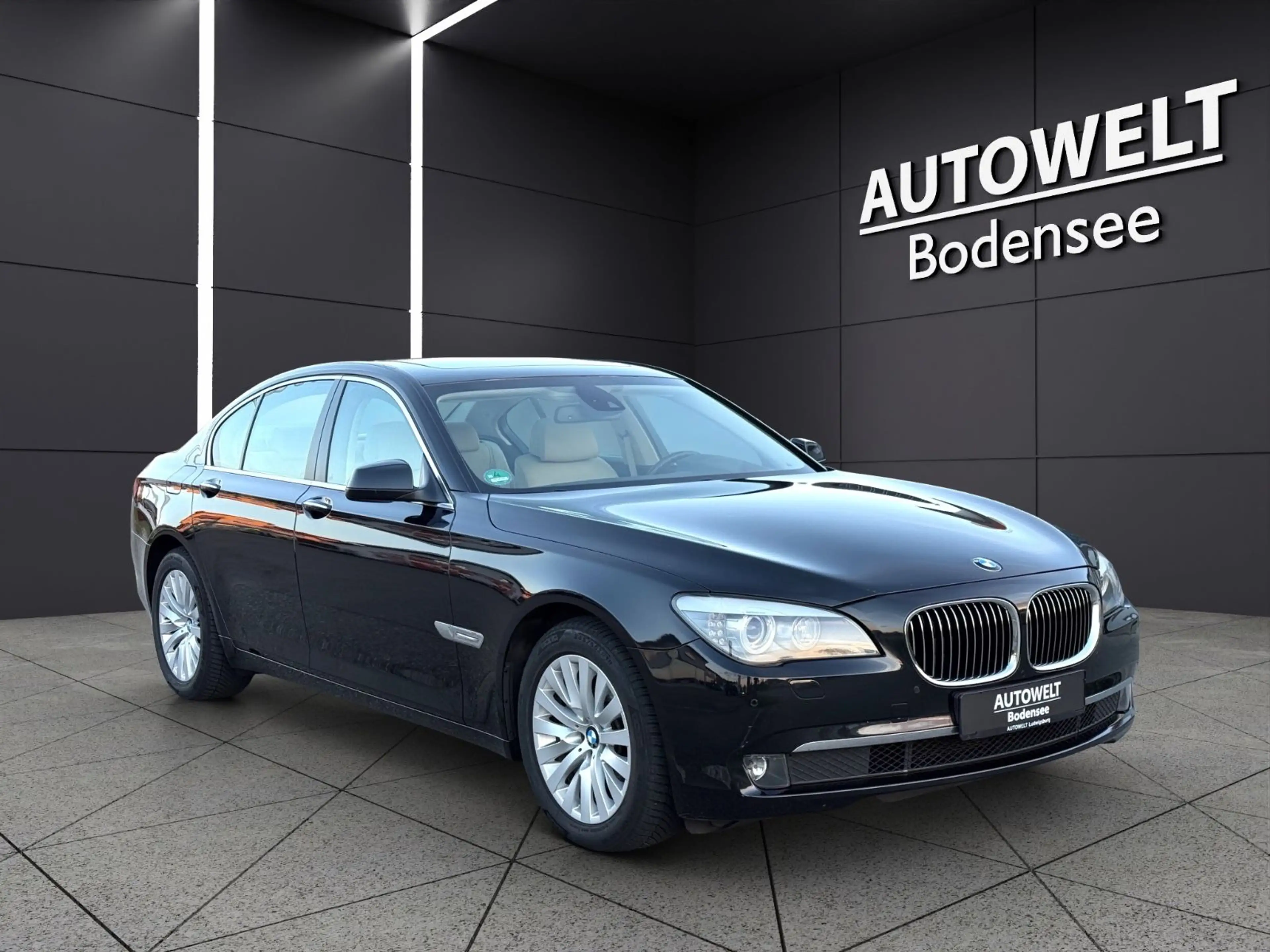 BMW 730 d XENON-NAVI-LEDER-MEMORY-HEAD-HIFI-ASSIST — photo 3