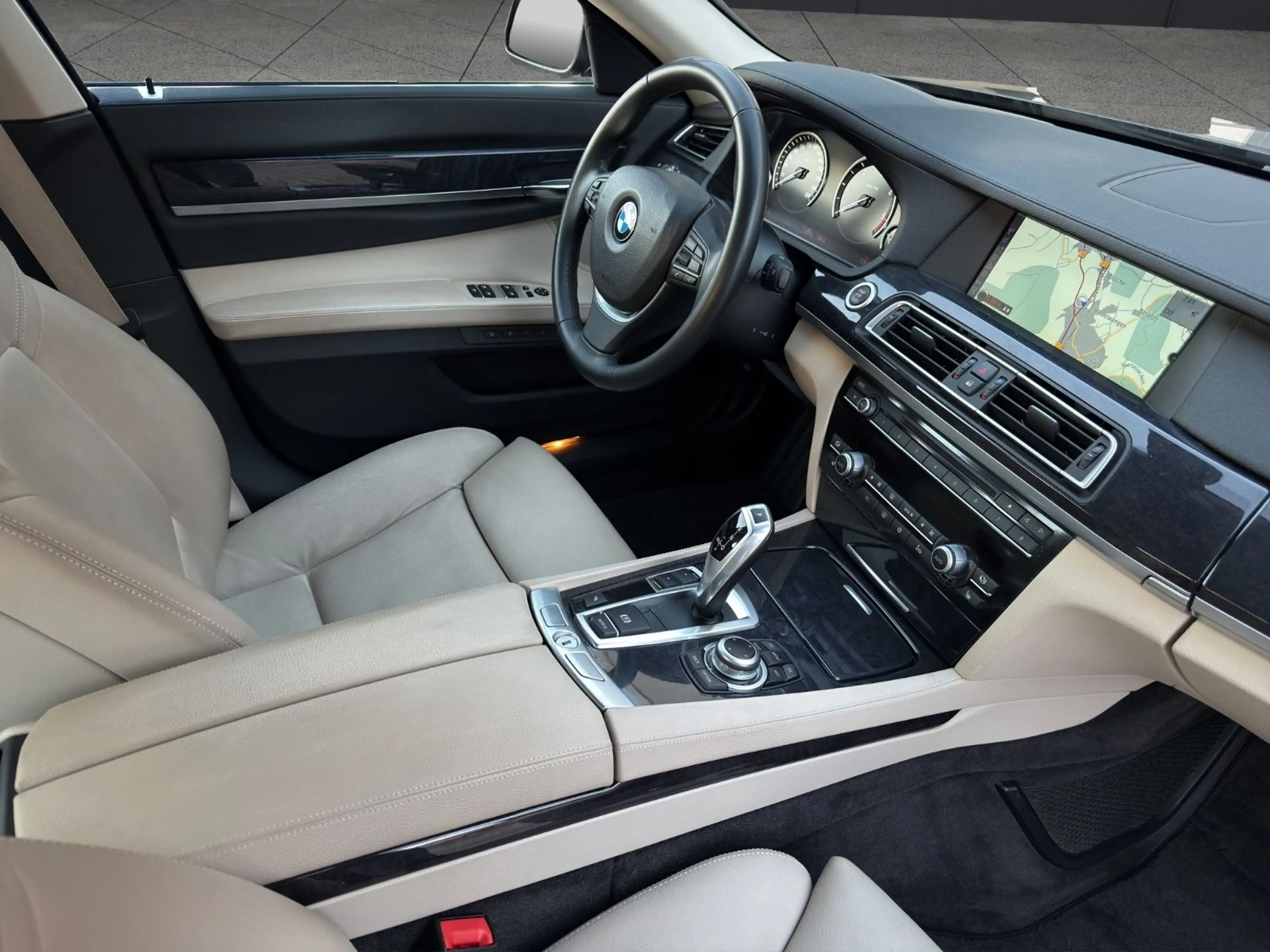 BMW 730 d XENON-NAVI-LEDER-MEMORY-HEAD-HIFI-ASSIST — photo 14