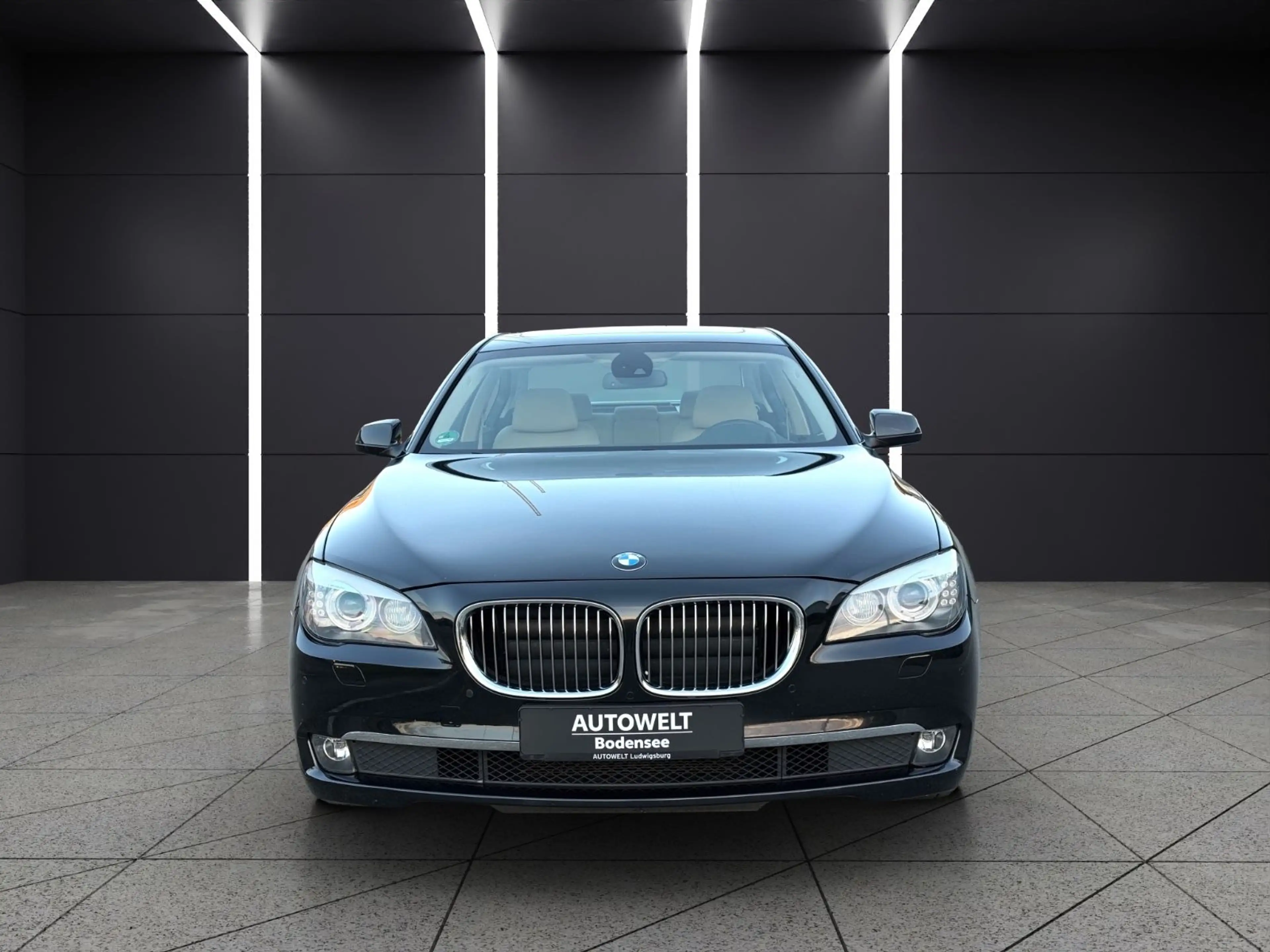 BMW 730 d XENON-NAVI-LEDER-MEMORY-HEAD-HIFI-ASSIST — photo 2