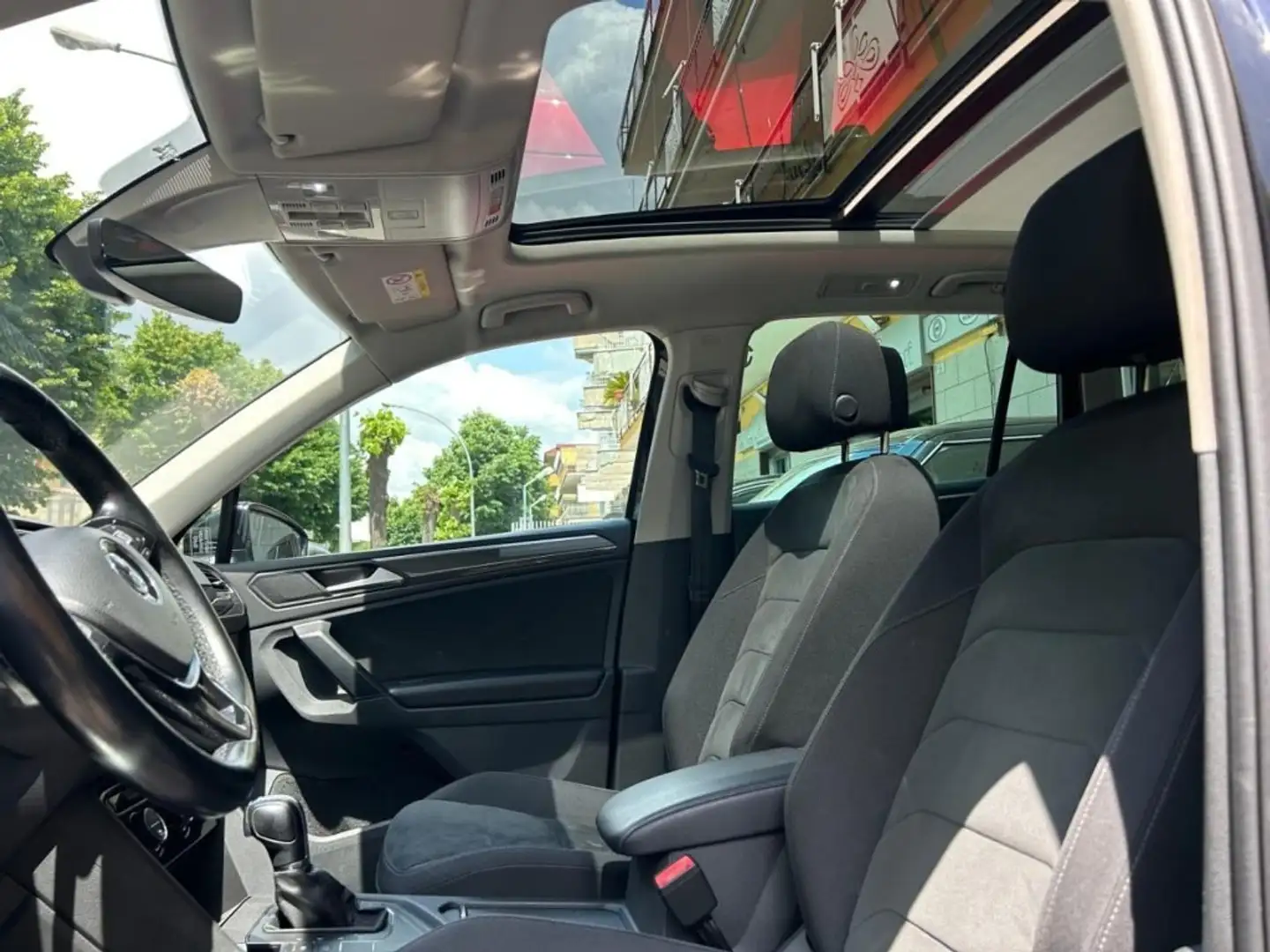Volkswagen Tiguan Tiguan 2.0 tdi R-Line DSG Nero - 2
