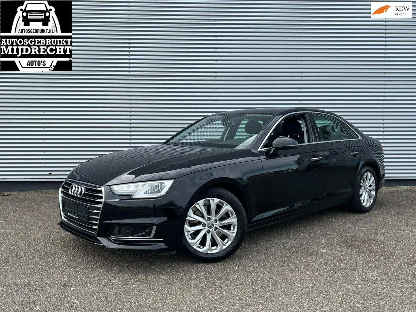 Audi A4 Limousine 35 TFSI Pro Line / Navi / Cruise / Led / Zwart - 1