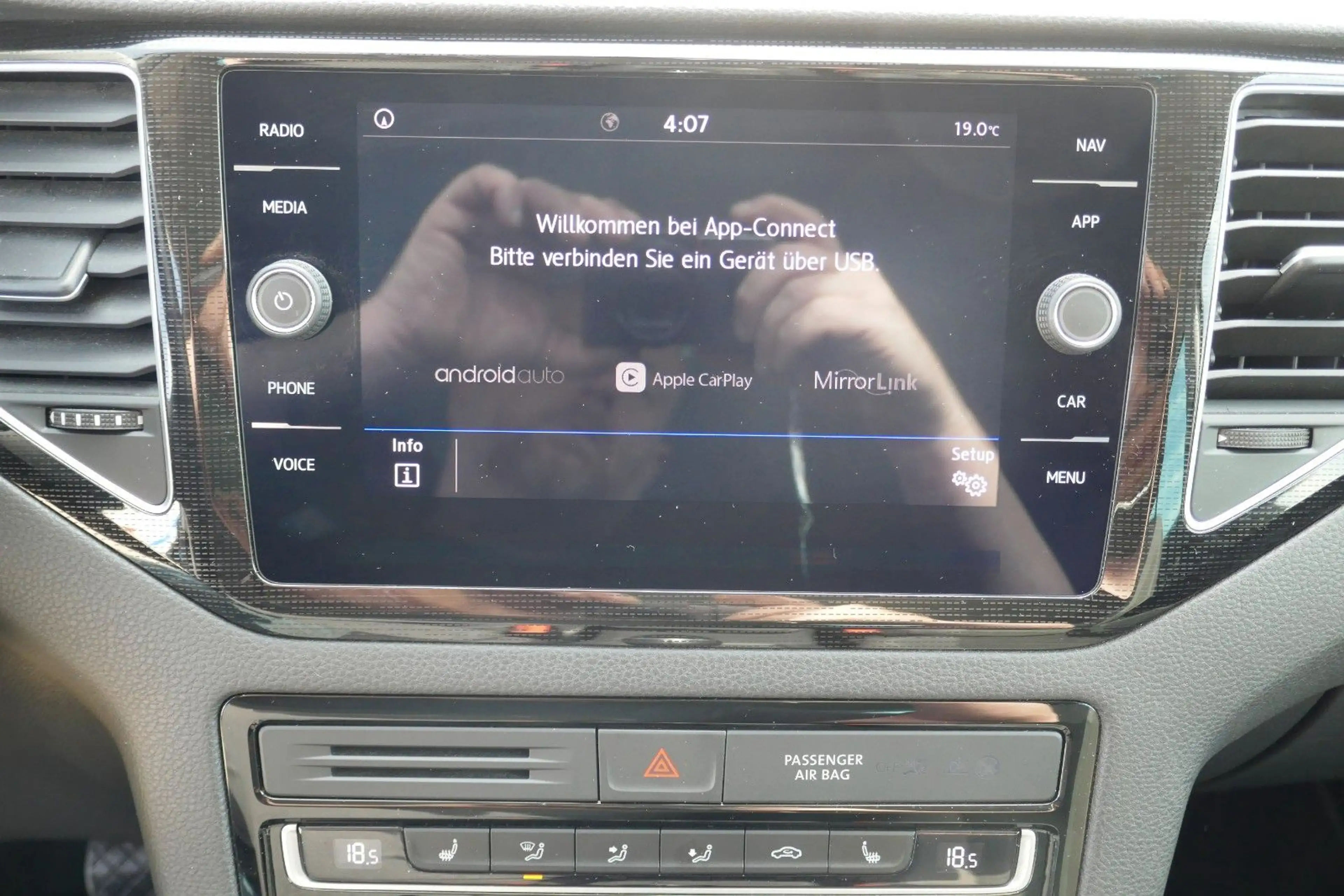 Volkswagen Golf Sportsvan VII Highline AHk/ACC/Navi/RFK/App — photo 13
