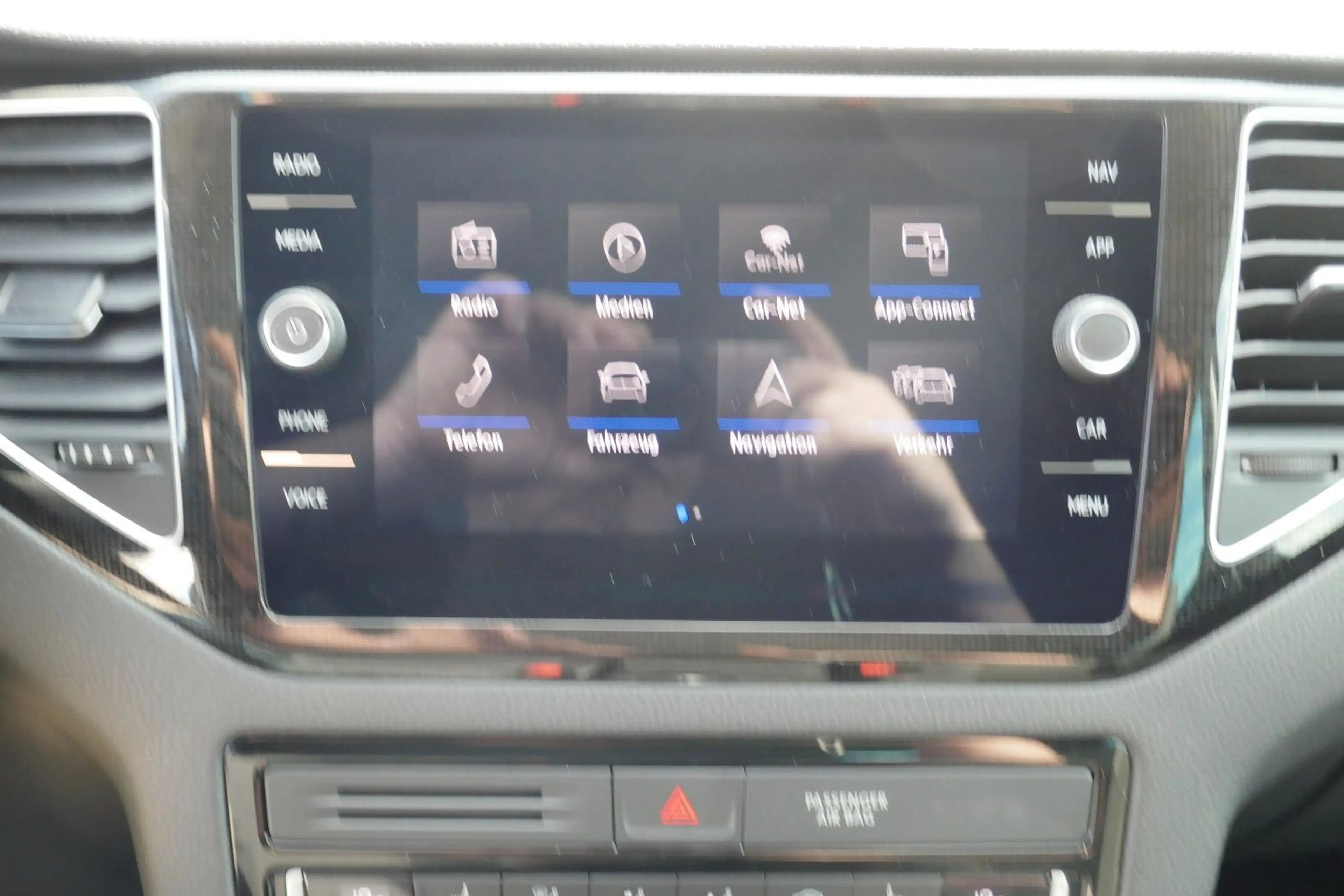 Volkswagen Golf Sportsvan VII Highline AHk/ACC/Navi/RFK/App — photo 12