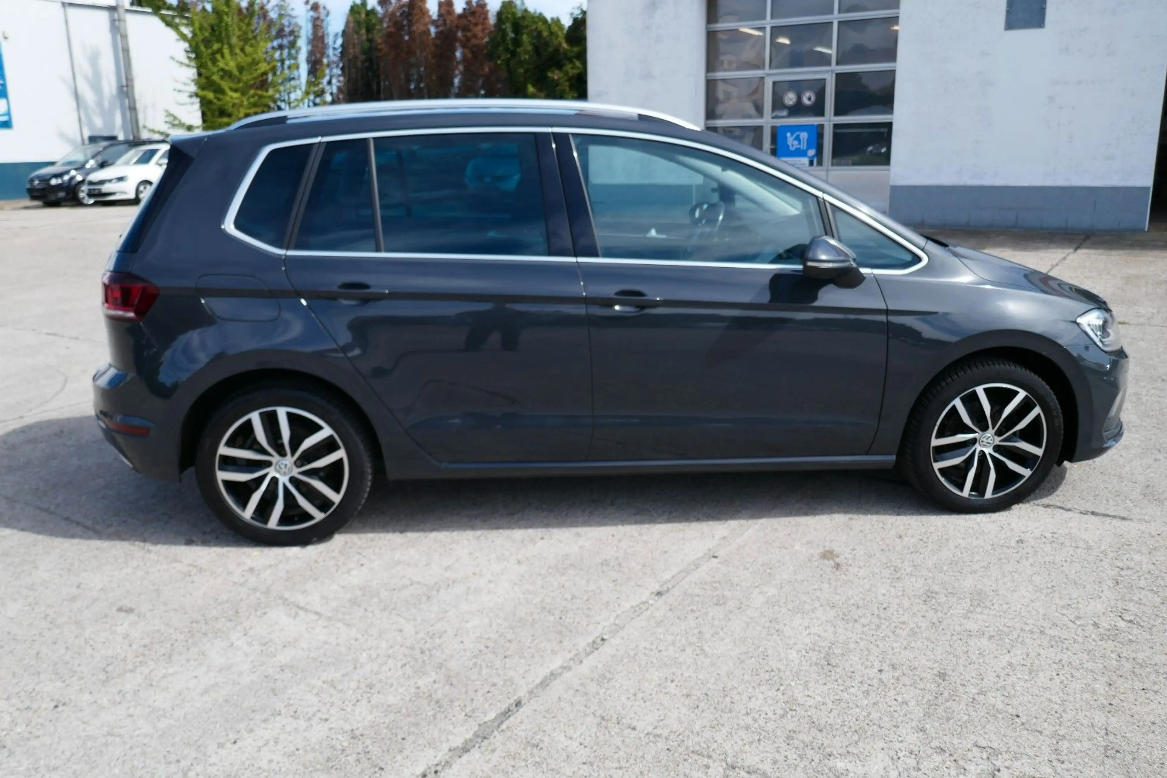Volkswagen Golf Sportsvan VII Highline AHk/ACC/Navi/RFK/App — photo 2