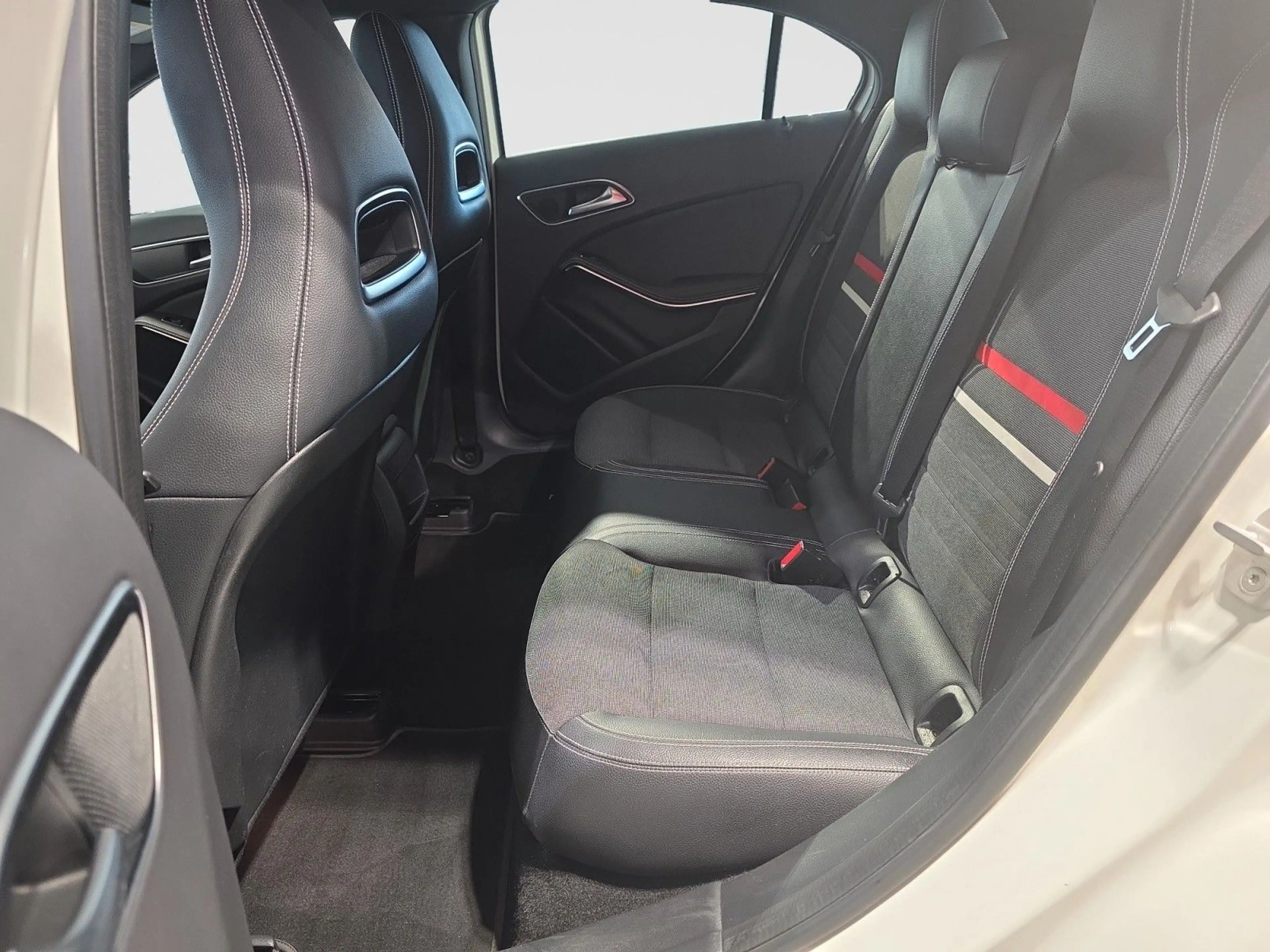 Mercedes-Benz A 180 A180 Style NAVI SITZ BI-XENON KLIMA — photo 8