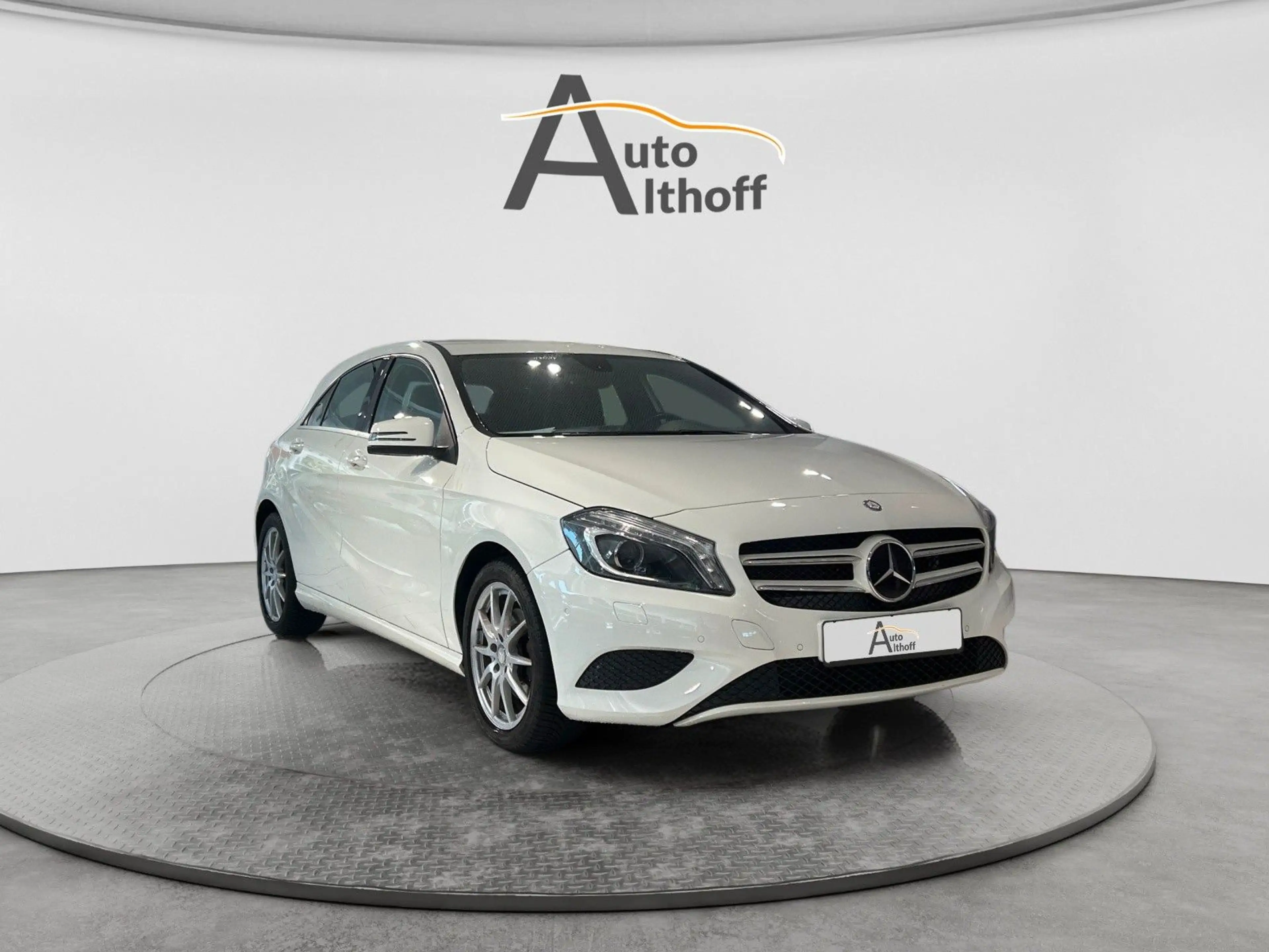 Mercedes-Benz A 180 A180 Style NAVI SITZ BI-XENON KLIMA