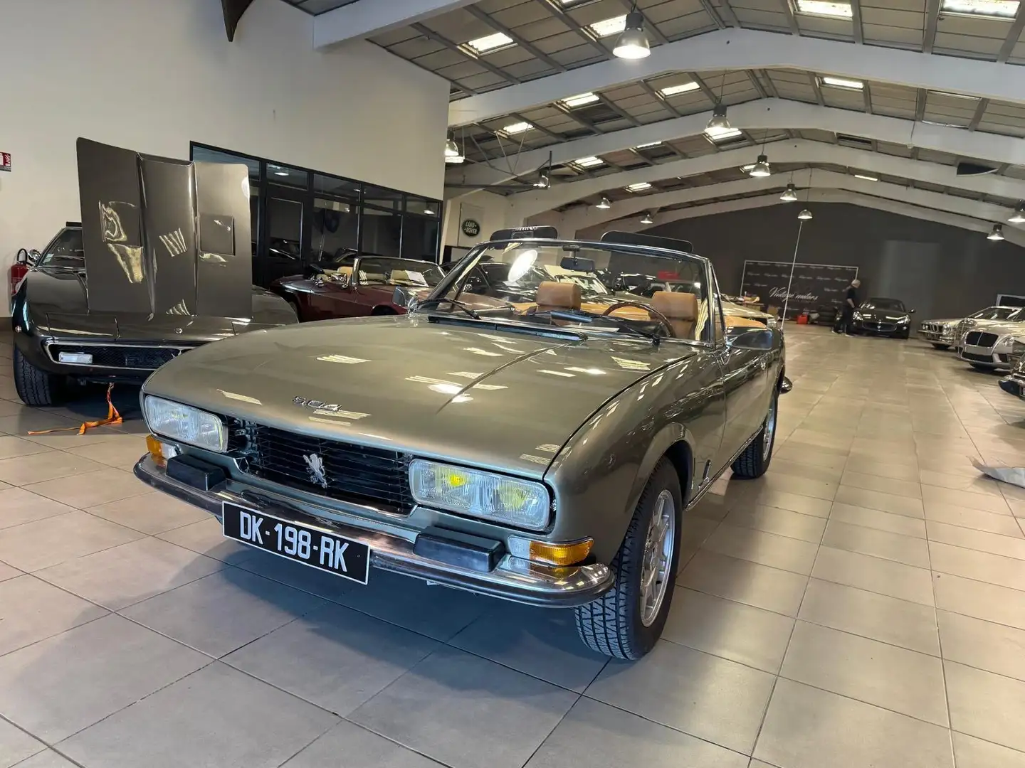 Peugeot 504 2.7 V6 Beige - 1