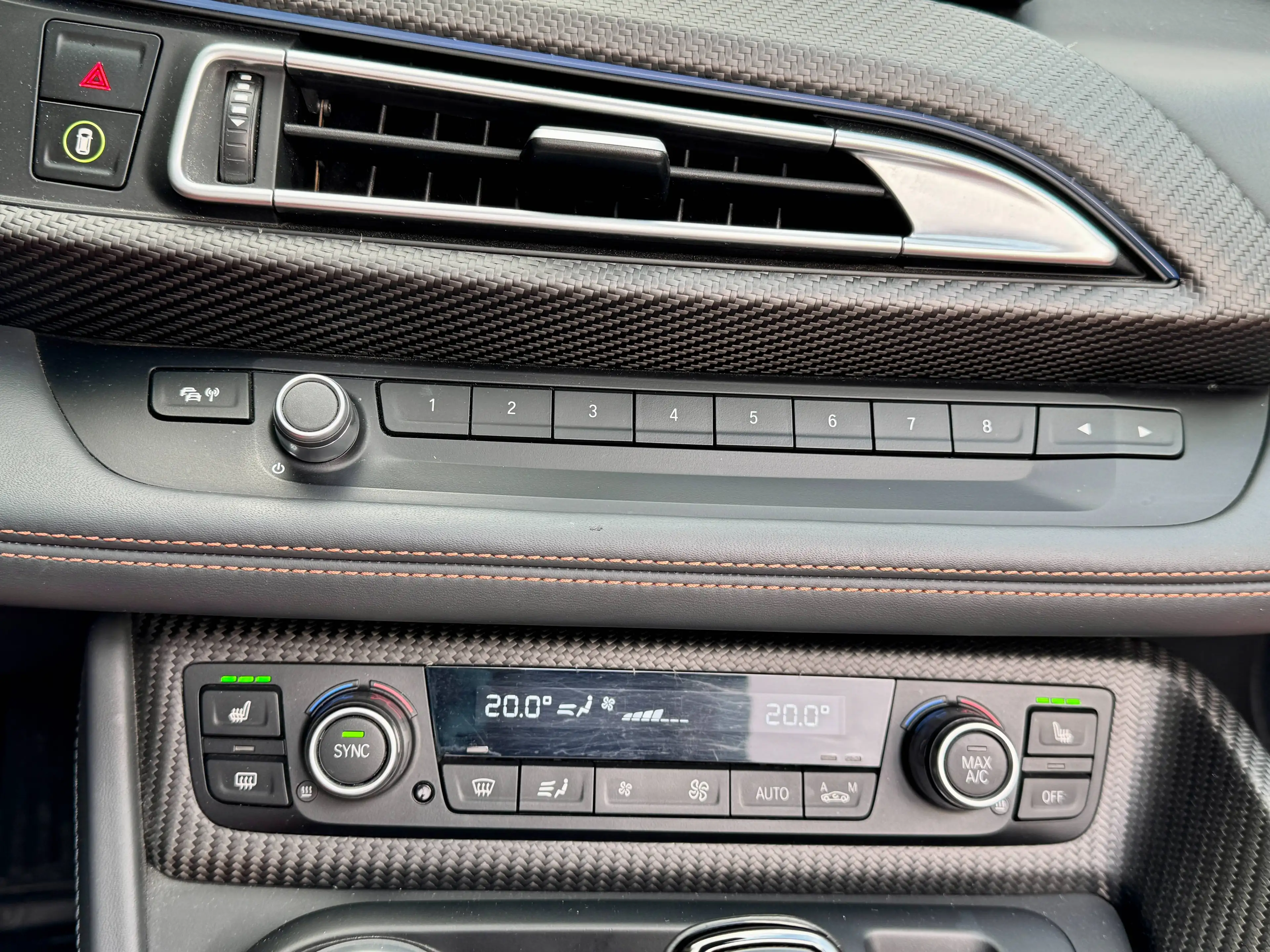 BMW i8 Roadster PHEV First Edition/Harman Kardon/HUD — photo 15