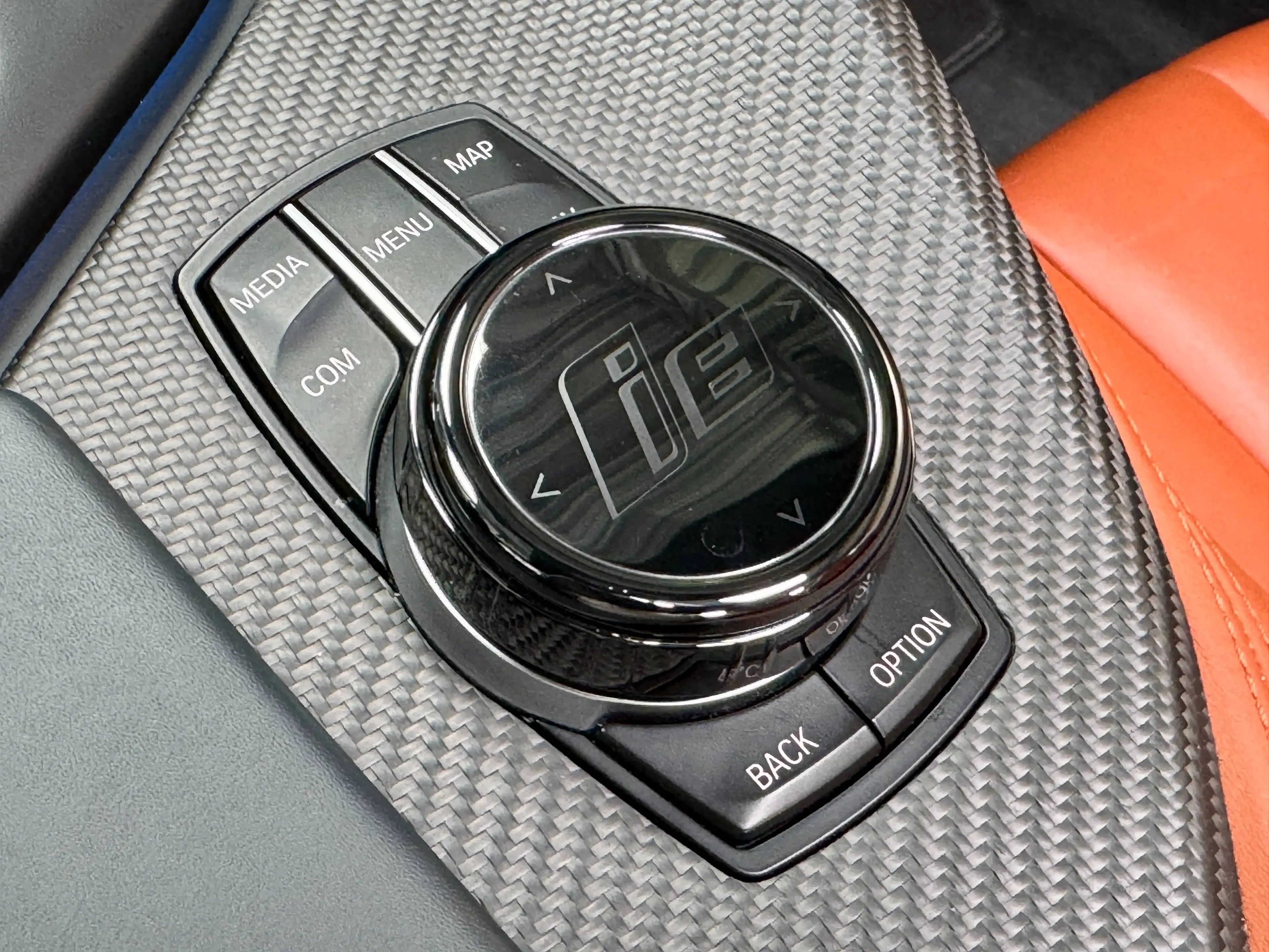 BMW i8 Roadster PHEV First Edition/Harman Kardon/HUD — photo 25