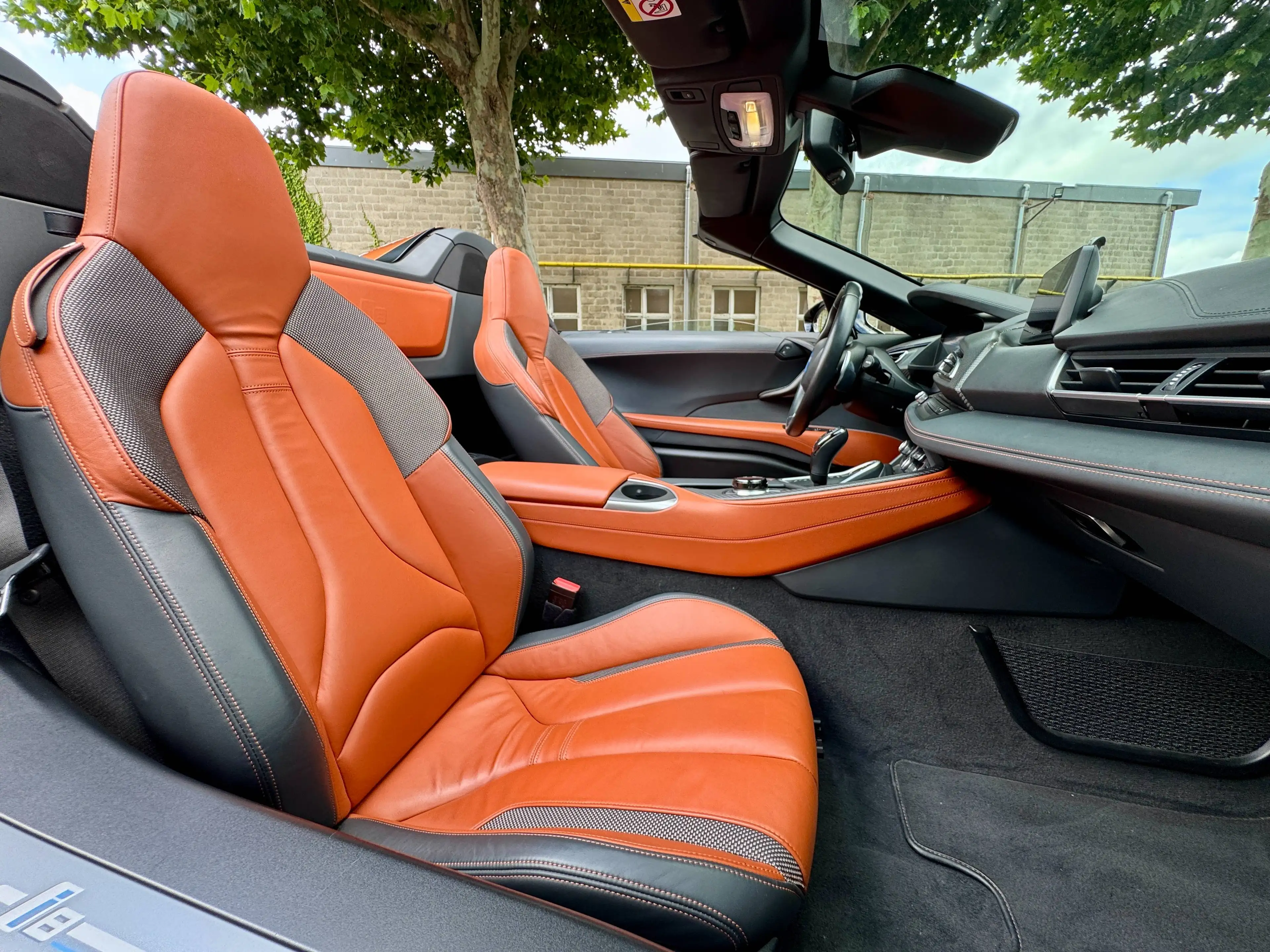 BMW i8 Roadster PHEV First Edition/Harman Kardon/HUD — photo 16