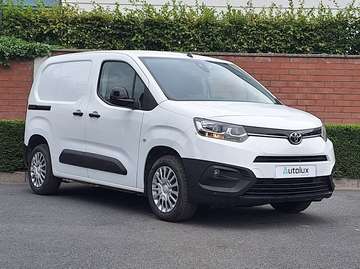 TOYOTA - 3PLACES - 11.562 € HTVA