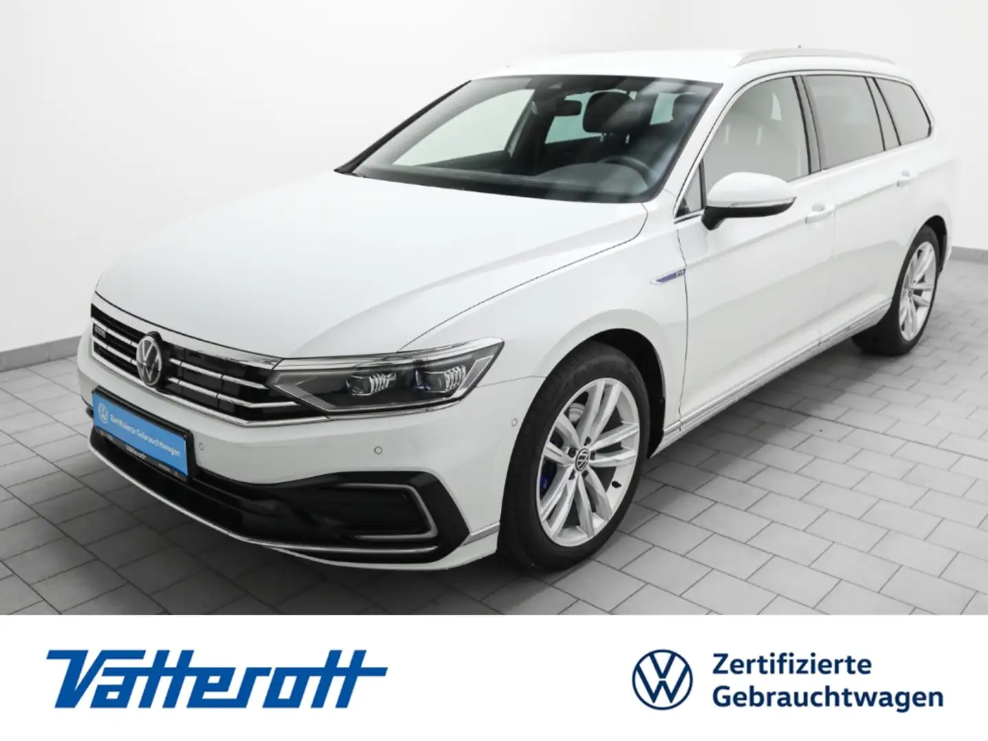 Volkswagen Passat Variant GTE Winterräder Standheiz Navi IQ.Light Kamera ACC Wit - 1
