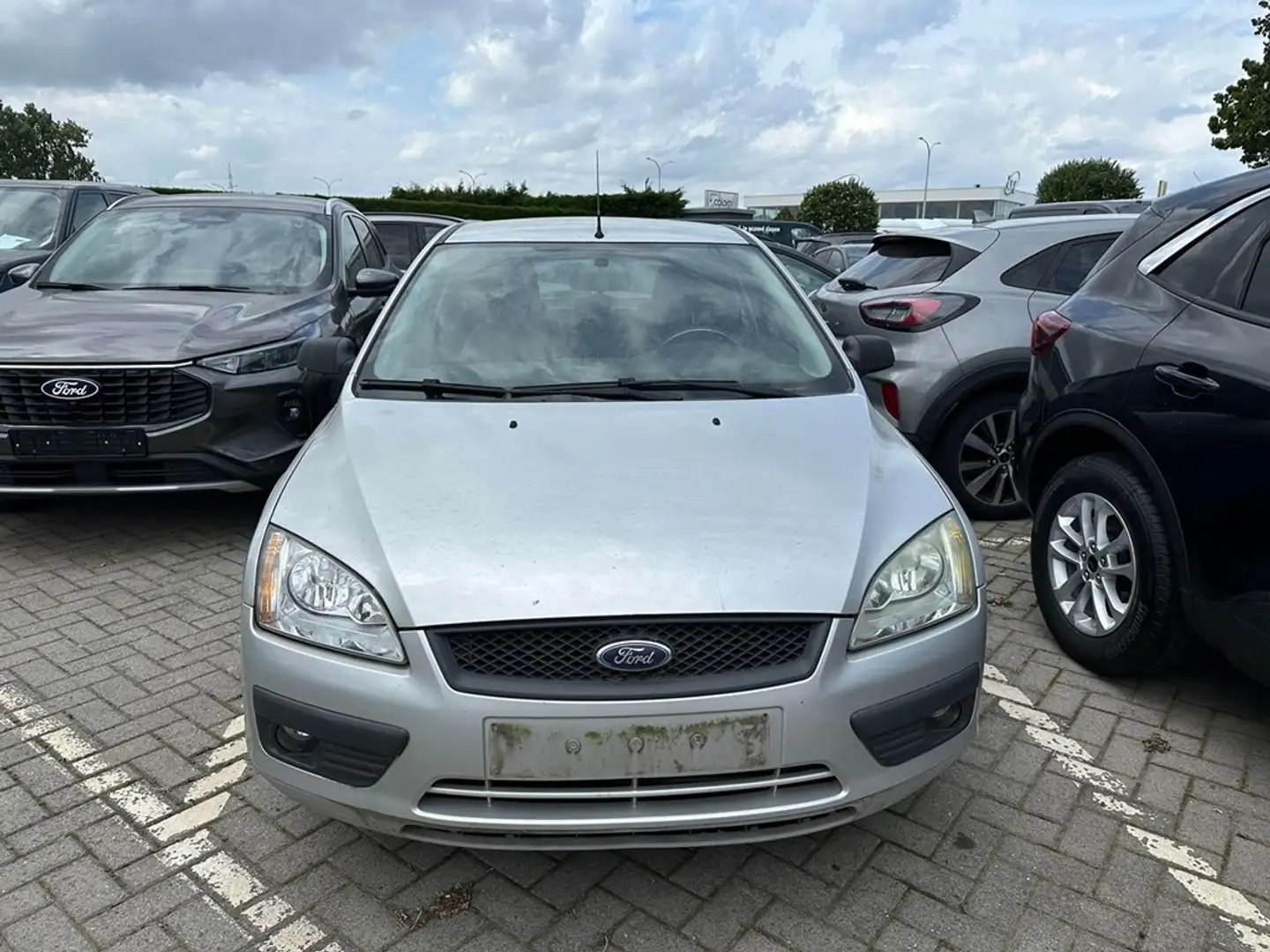Ford Focus Wagen start niet meer Grijs - 2
