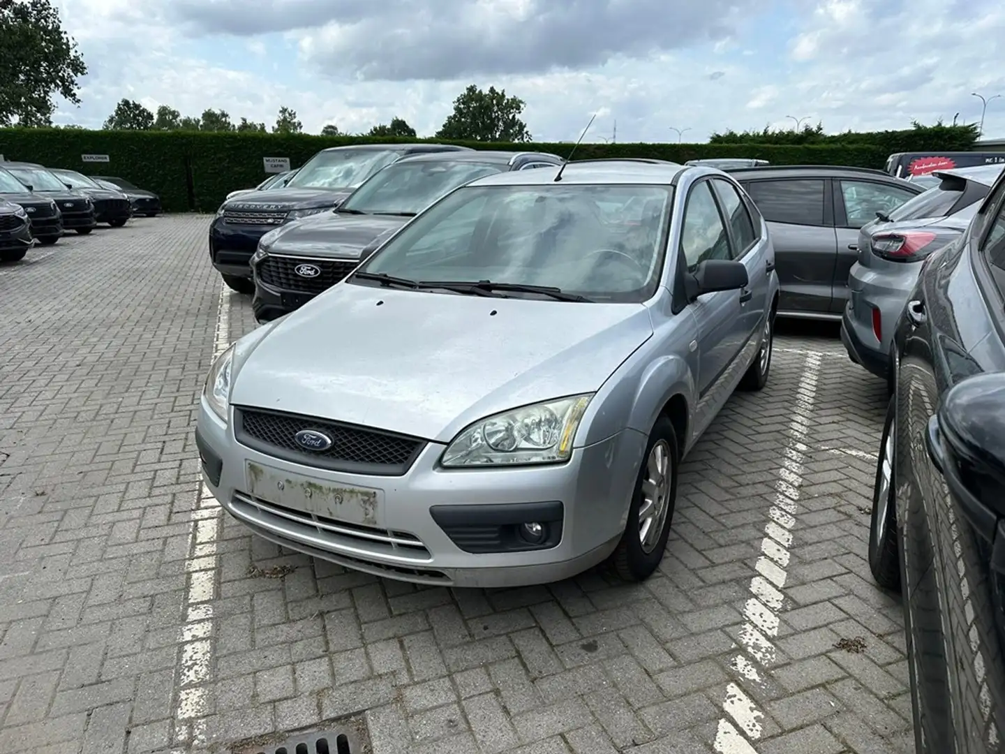 Ford Focus Wagen start niet meer Grijs - 1