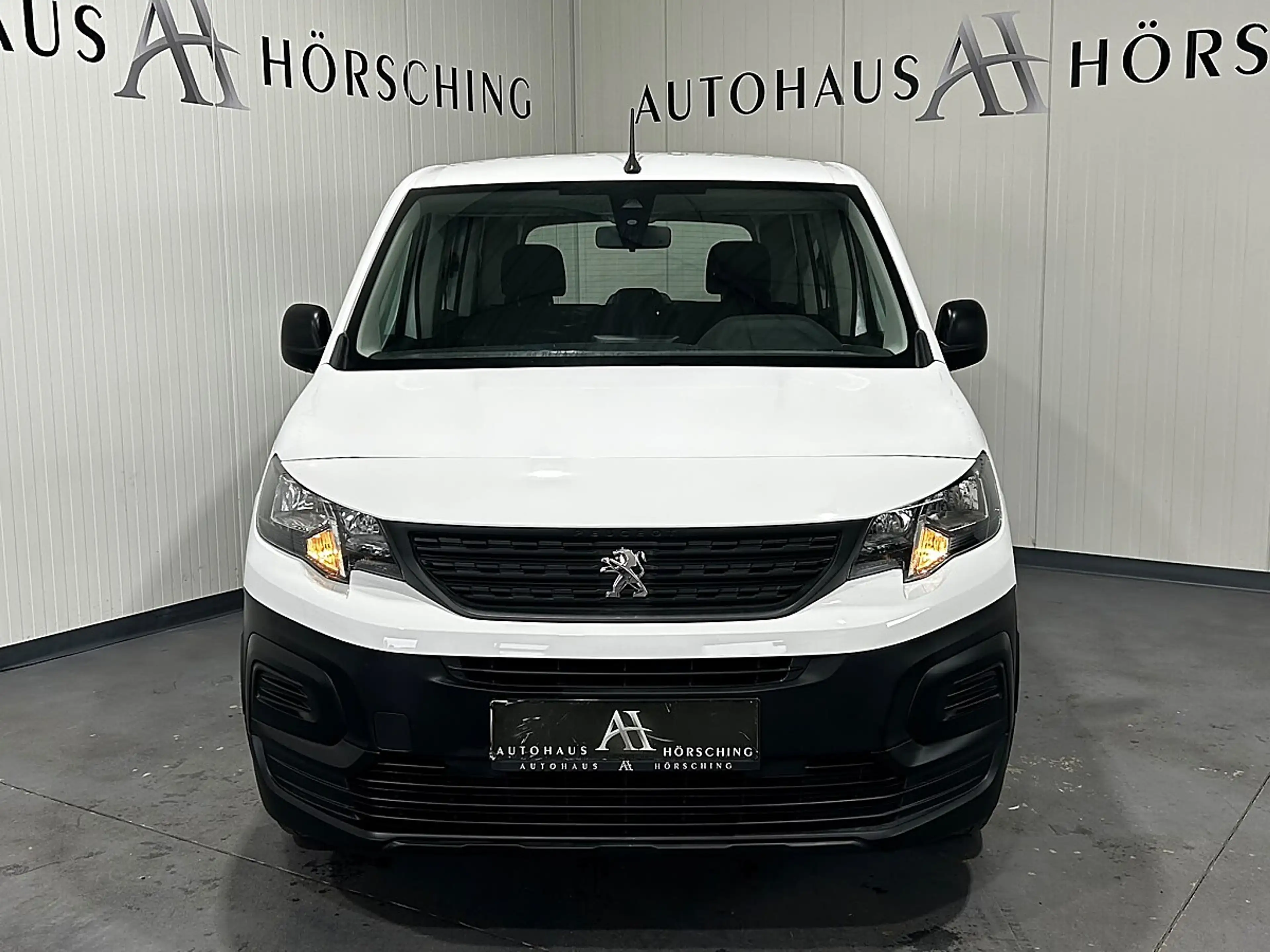 Peugeot Rifter 1,2 PureTech 110 S&S Active — photo 2