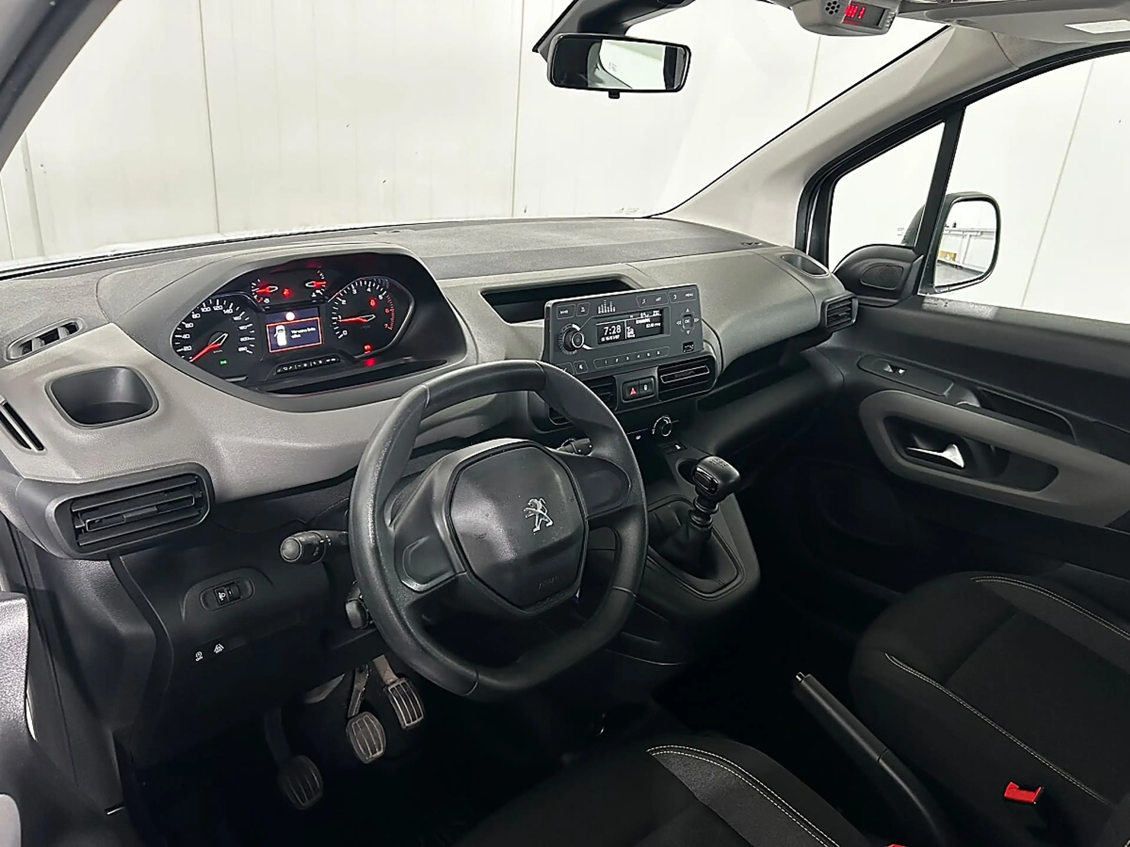 Peugeot Rifter 1,2 PureTech 110 S&S Active — photo 10
