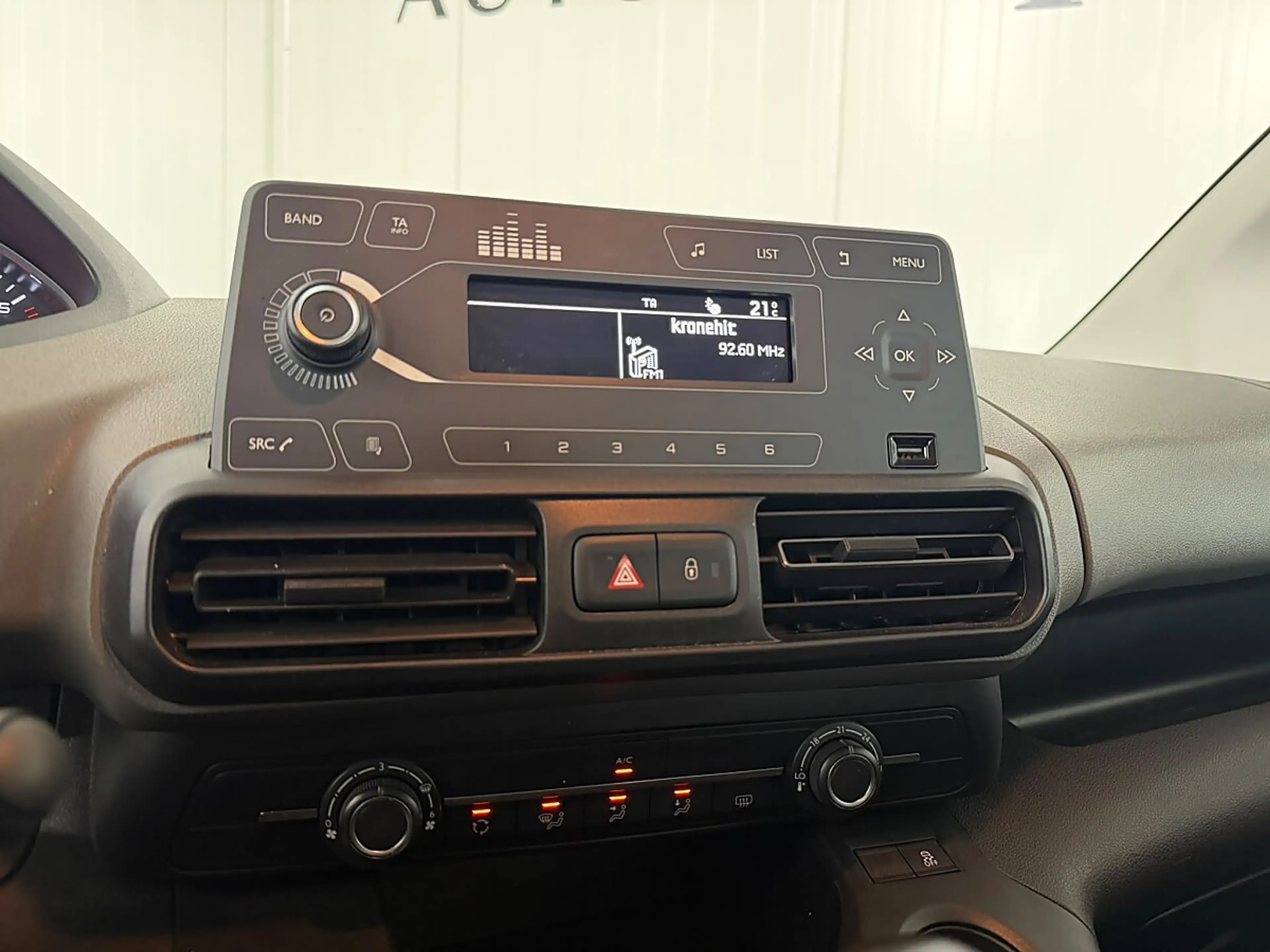 Peugeot Rifter 1,2 PureTech 110 S&S Active — photo 13