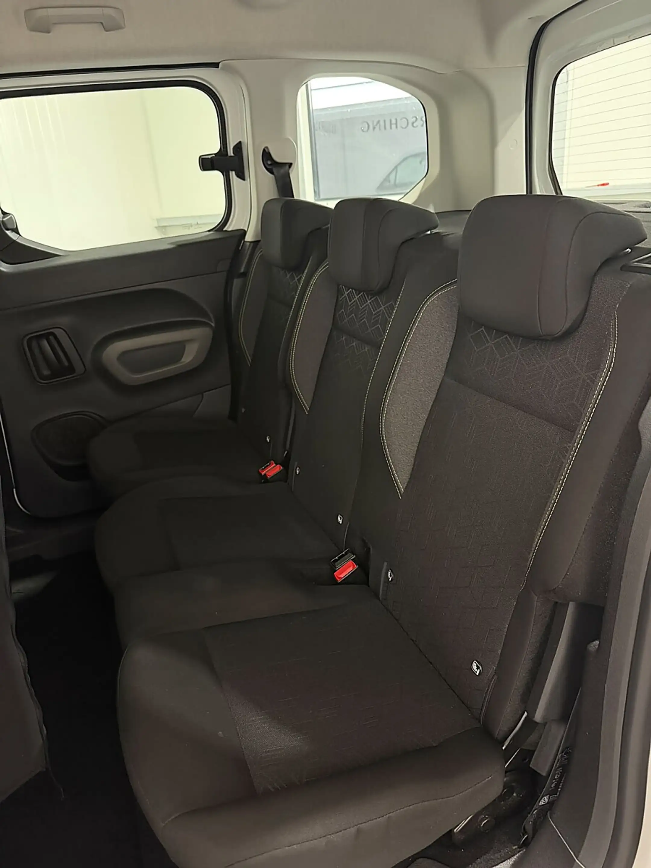 Peugeot Rifter 1,2 PureTech 110 S&S Active — photo 14