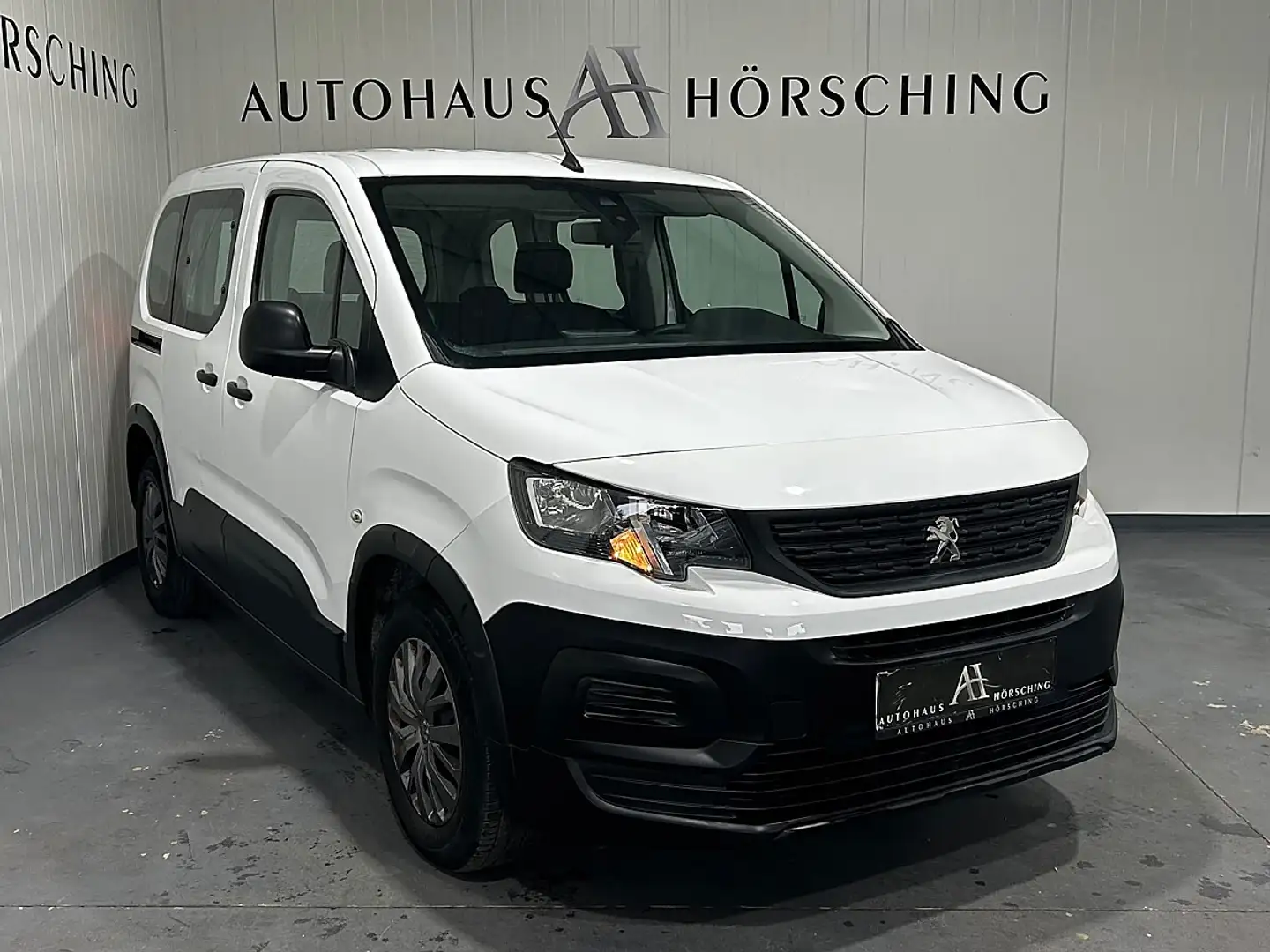Peugeot Rifter 1,2 PureTech 110 S&S Active Weiß - 1