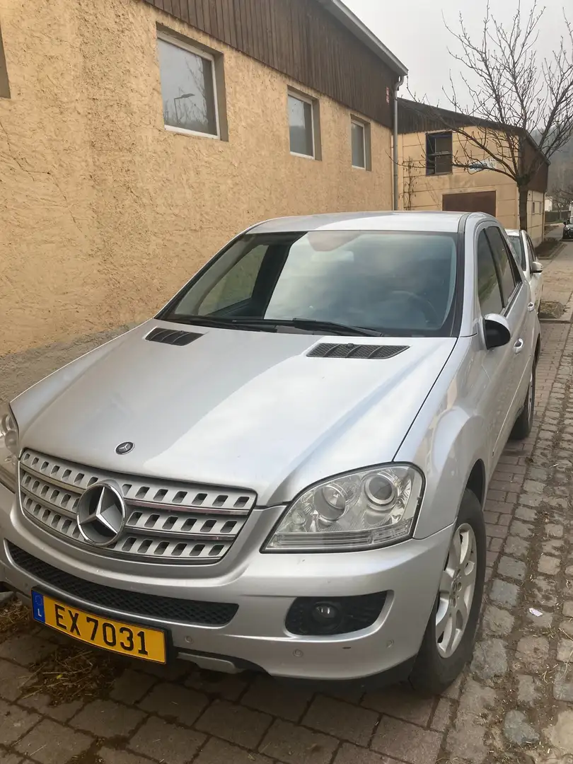 Mercedes-Benz ML 320 ML 320 CDI 4Matic 7G-TRONIC DPF Plateado - 1